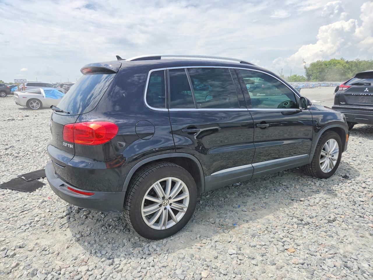 2015 Volkswagen Tiguan S Black vin: WVGAV7AX2FW504531