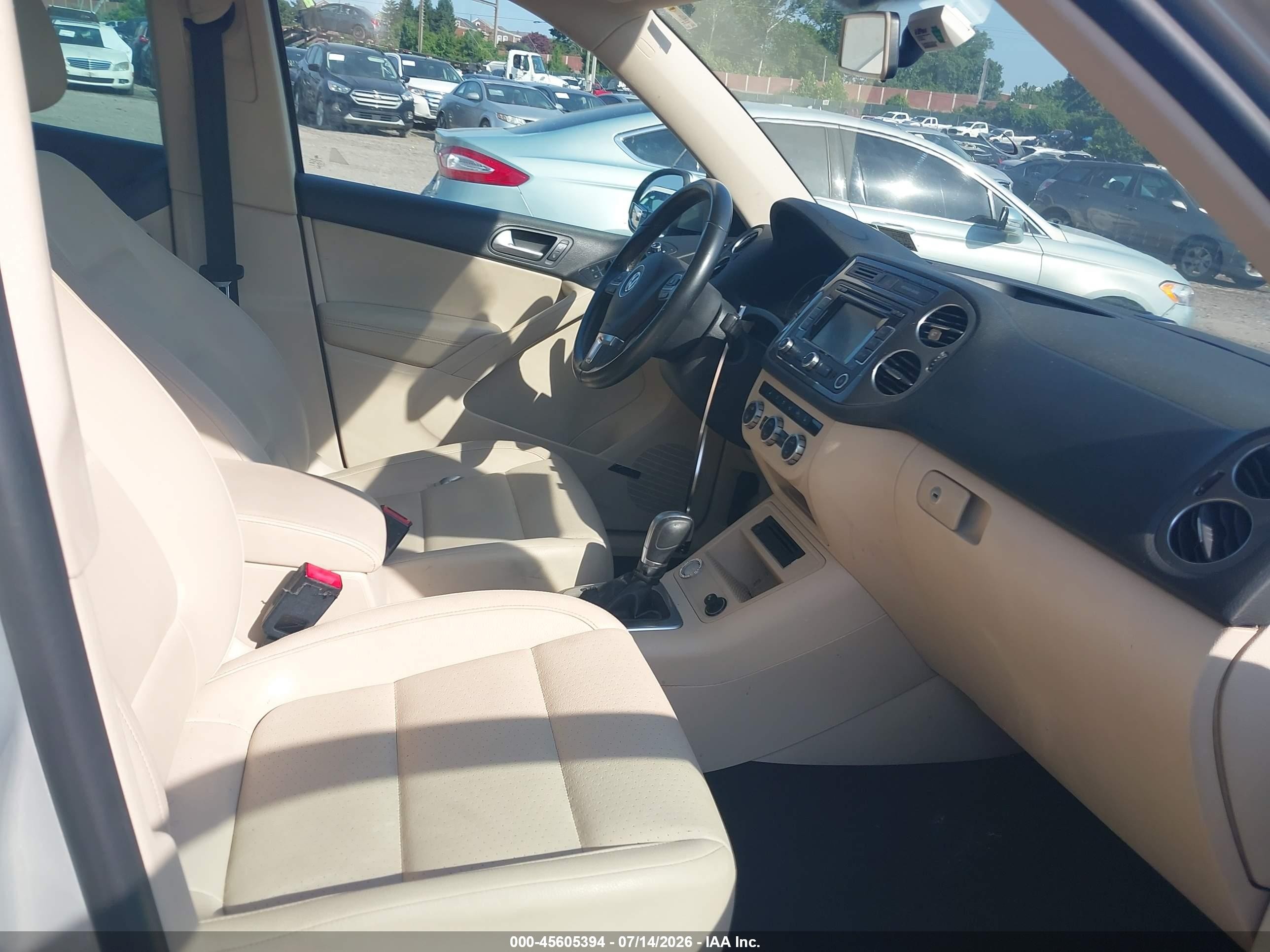 2015 Volkswagen Tiguan Sel Gold vin: WVGAV7AX2FW537917