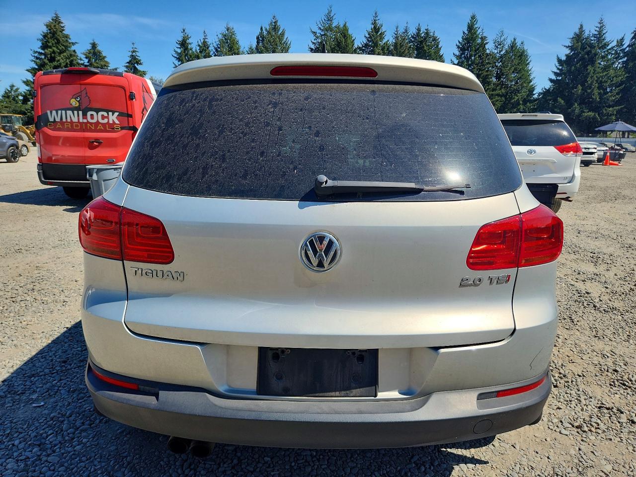 2015 Volkswagen Tiguan S Серебряный vin: WVGAV7AX2FW539859