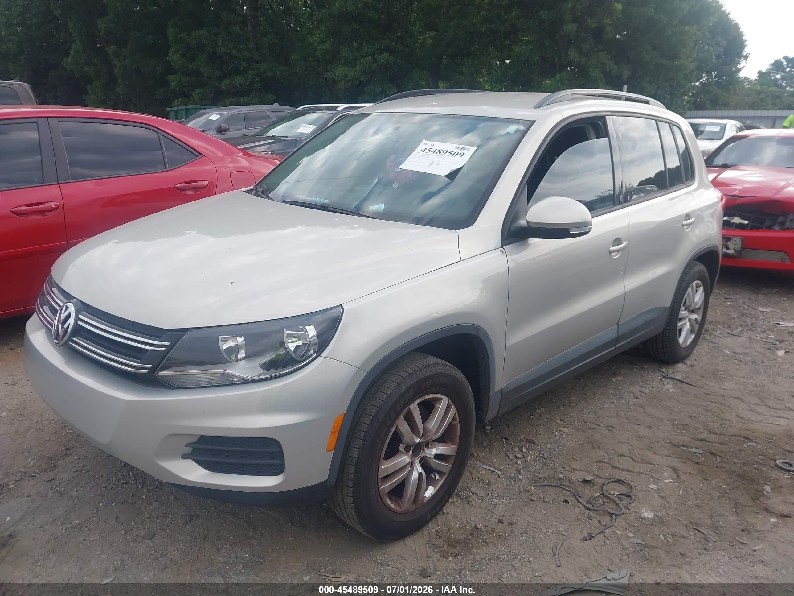 2015 Volkswagen Tiguan S Silver vin: WVGAV7AX2FW559979