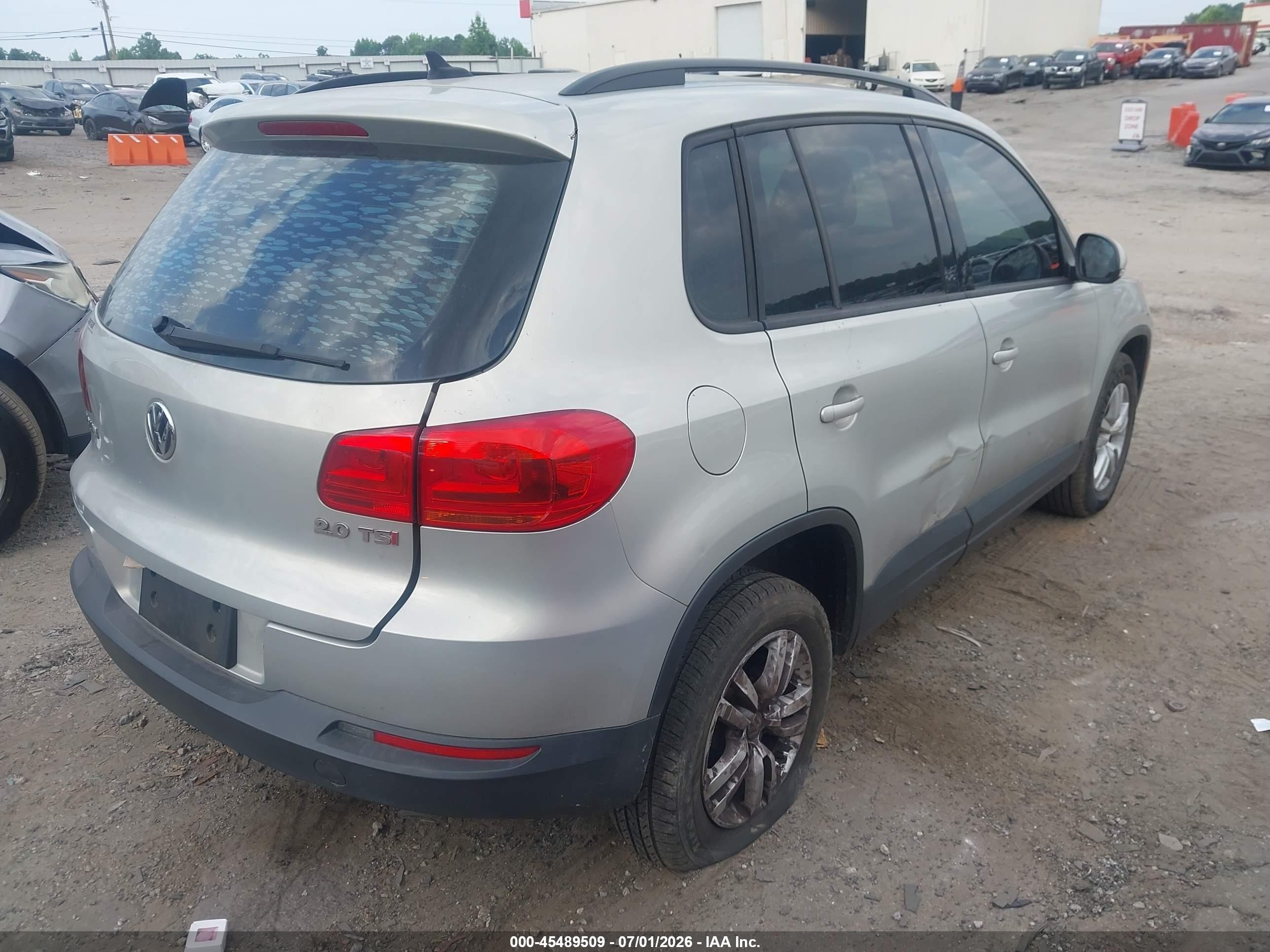 2015 Volkswagen Tiguan S Silver vin: WVGAV7AX2FW559979
