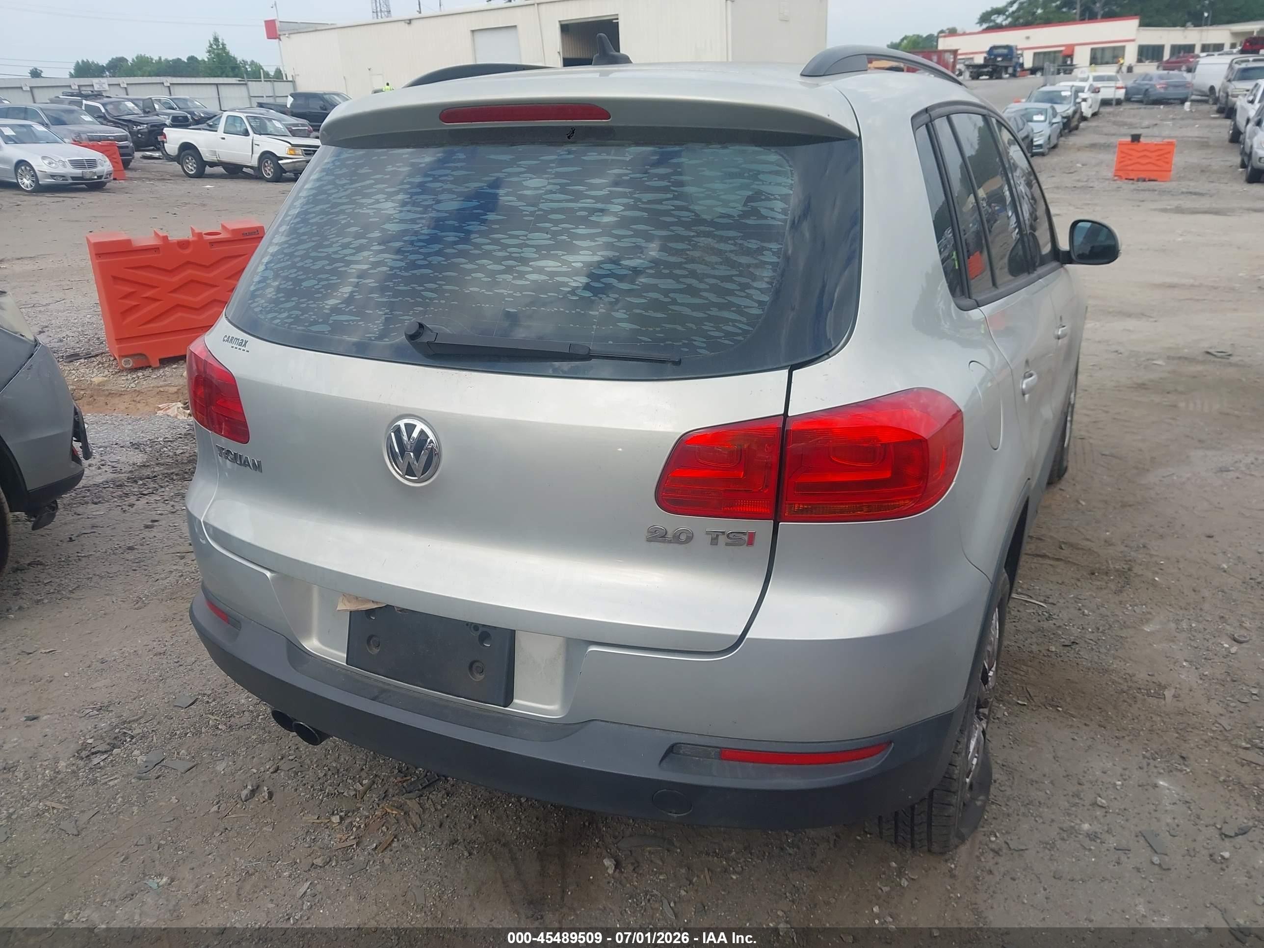 2015 Volkswagen Tiguan S Silver vin: WVGAV7AX2FW559979