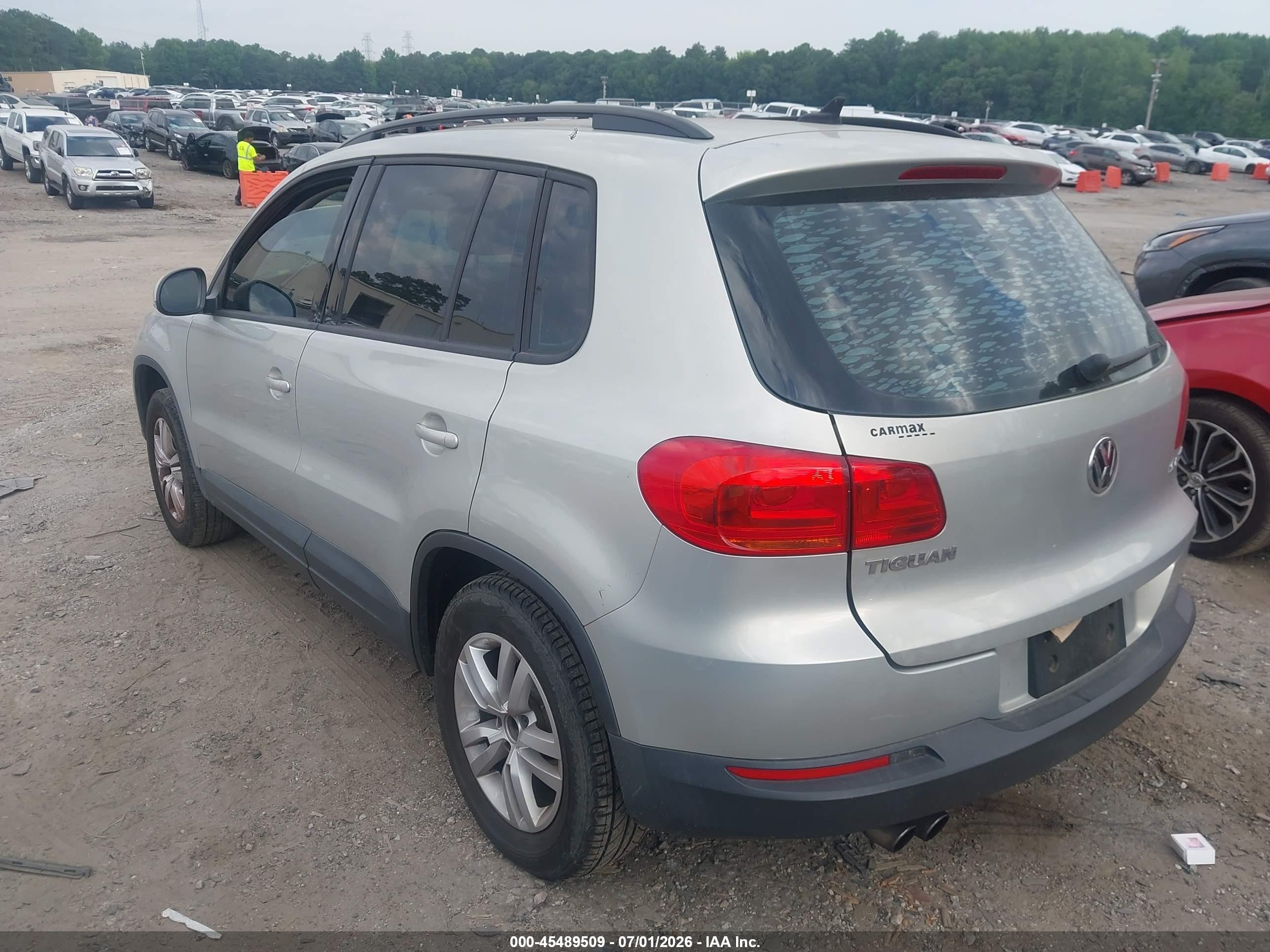 2015 Volkswagen Tiguan S Silver vin: WVGAV7AX2FW559979