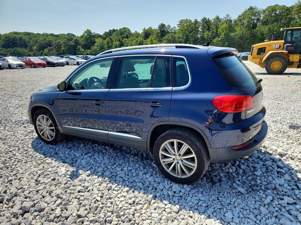 2015 Volkswagen Tiguan S Blue vin: WVGAV7AX2FW592898