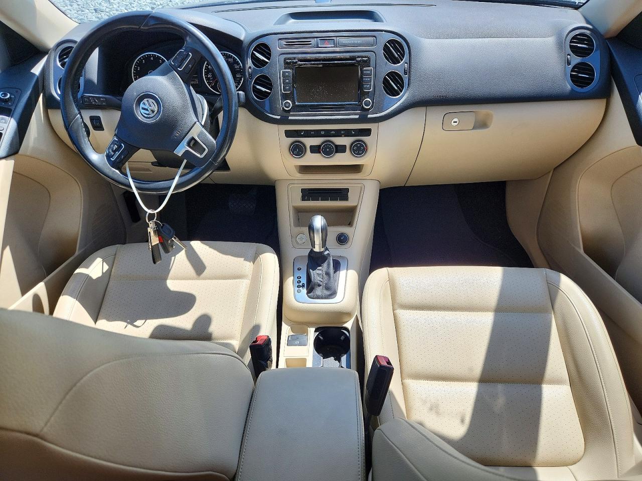 2015 Volkswagen Tiguan S Blue vin: WVGAV7AX2FW592898