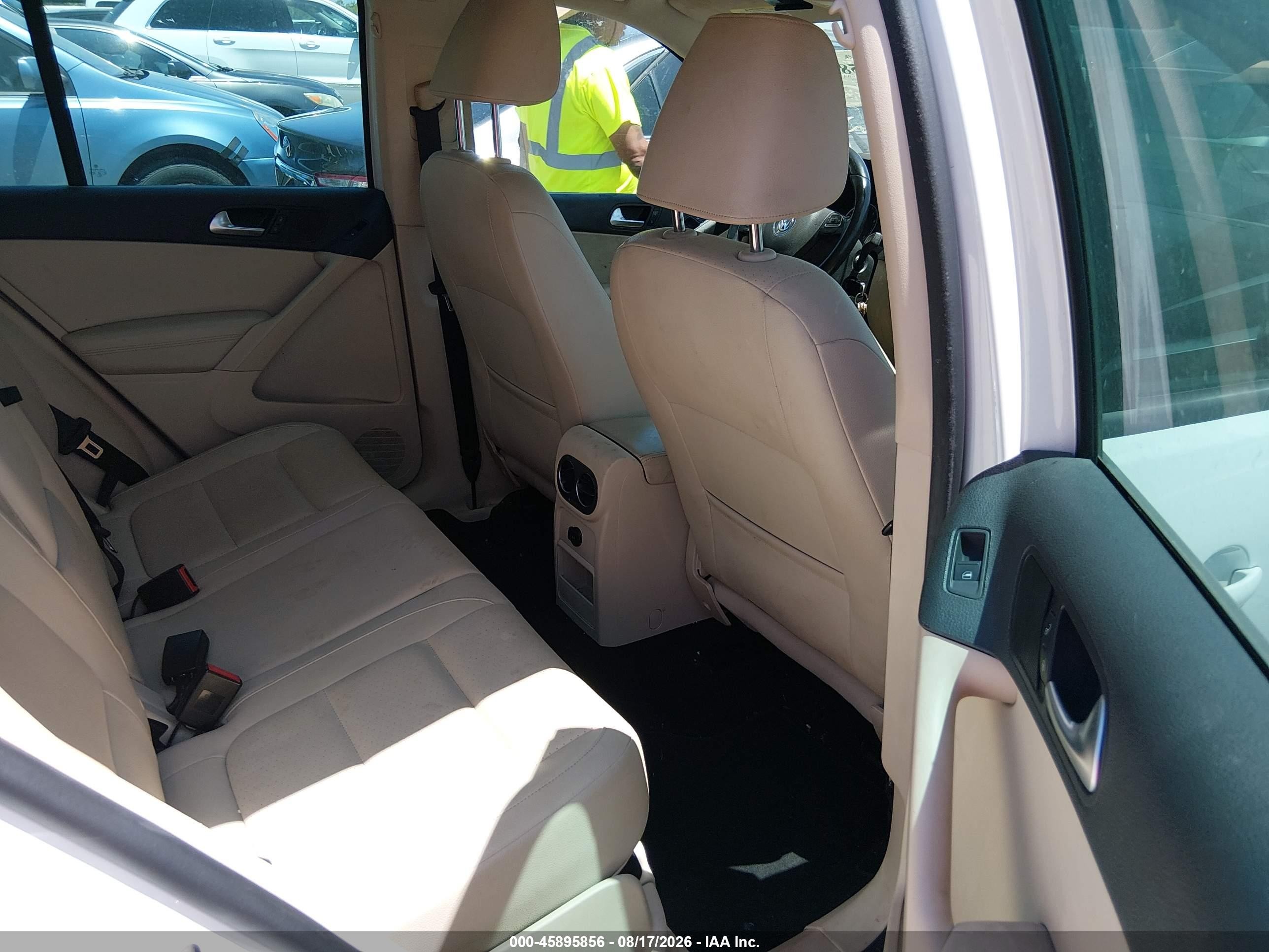 2015 Volkswagen Tiguan Se White vin: WVGAV7AX2FW607058