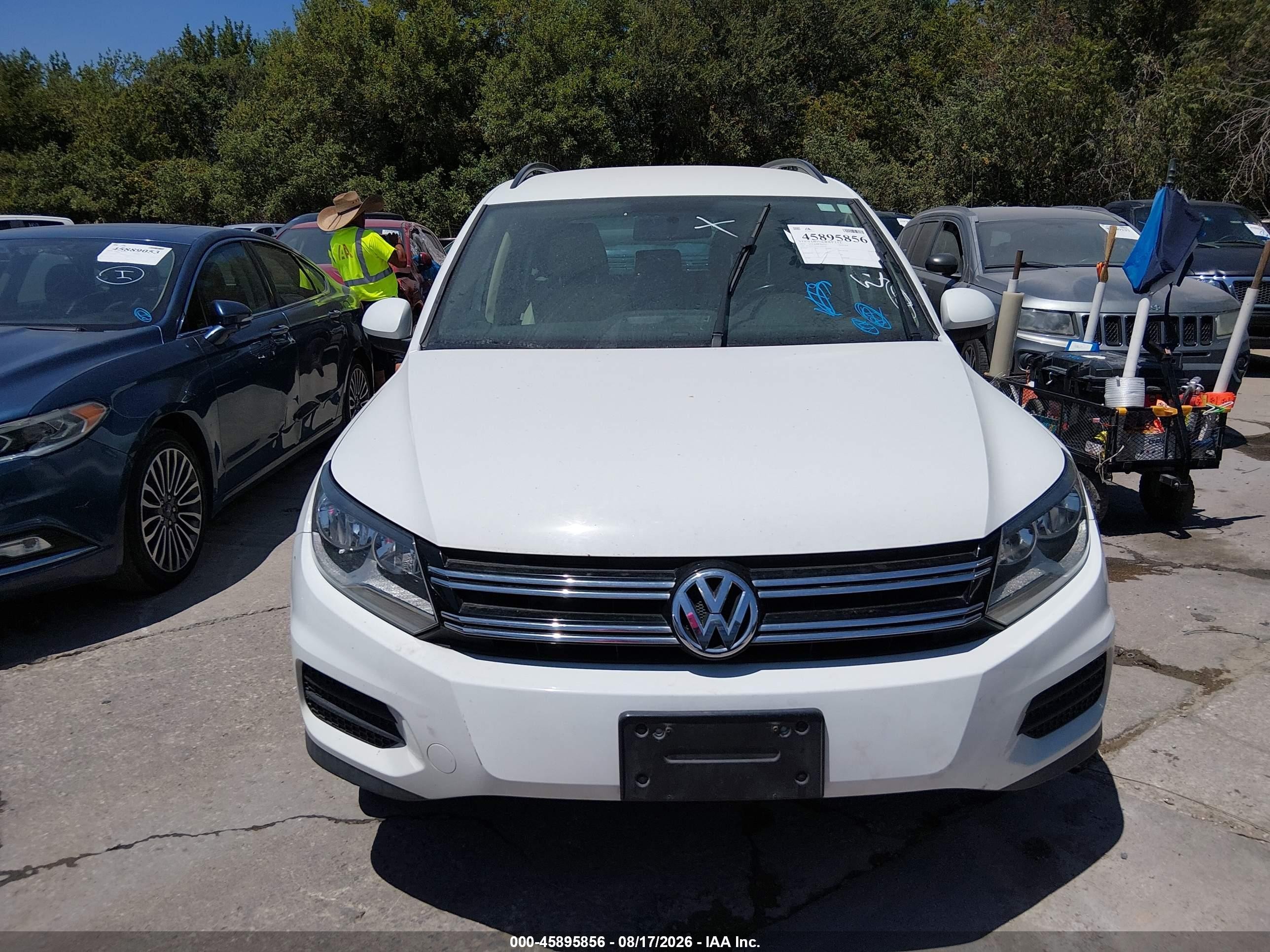 2015 Volkswagen Tiguan Se White vin: WVGAV7AX2FW607058