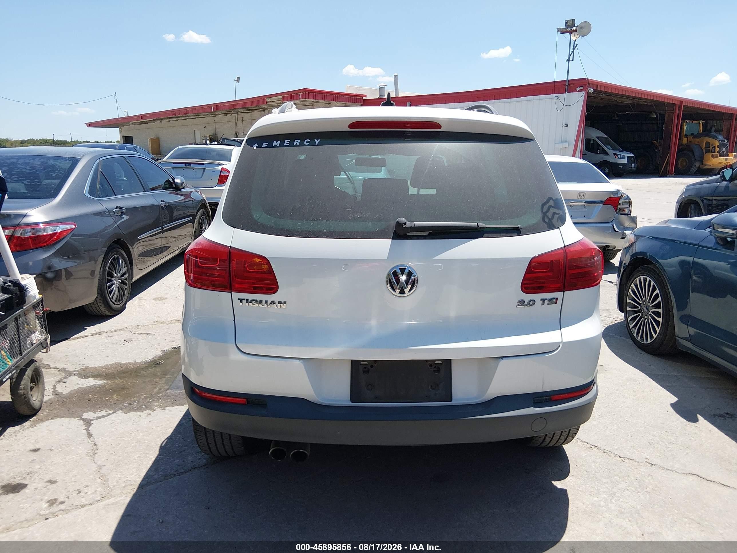 2015 Volkswagen Tiguan Se White vin: WVGAV7AX2FW607058
