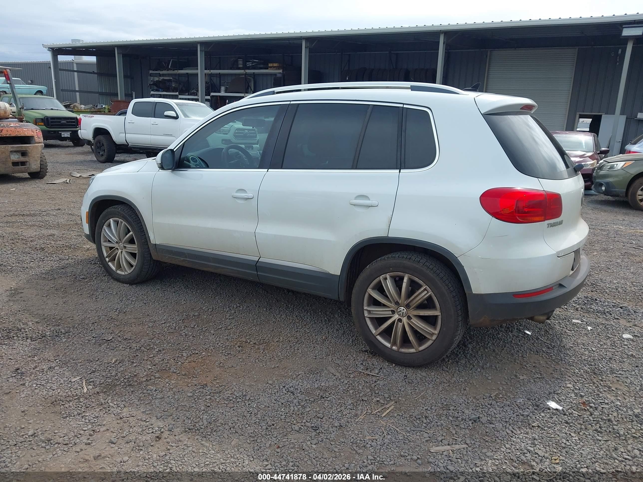 2015 Volkswagen Tiguan Se White vin: WVGAV7AX2FW607352