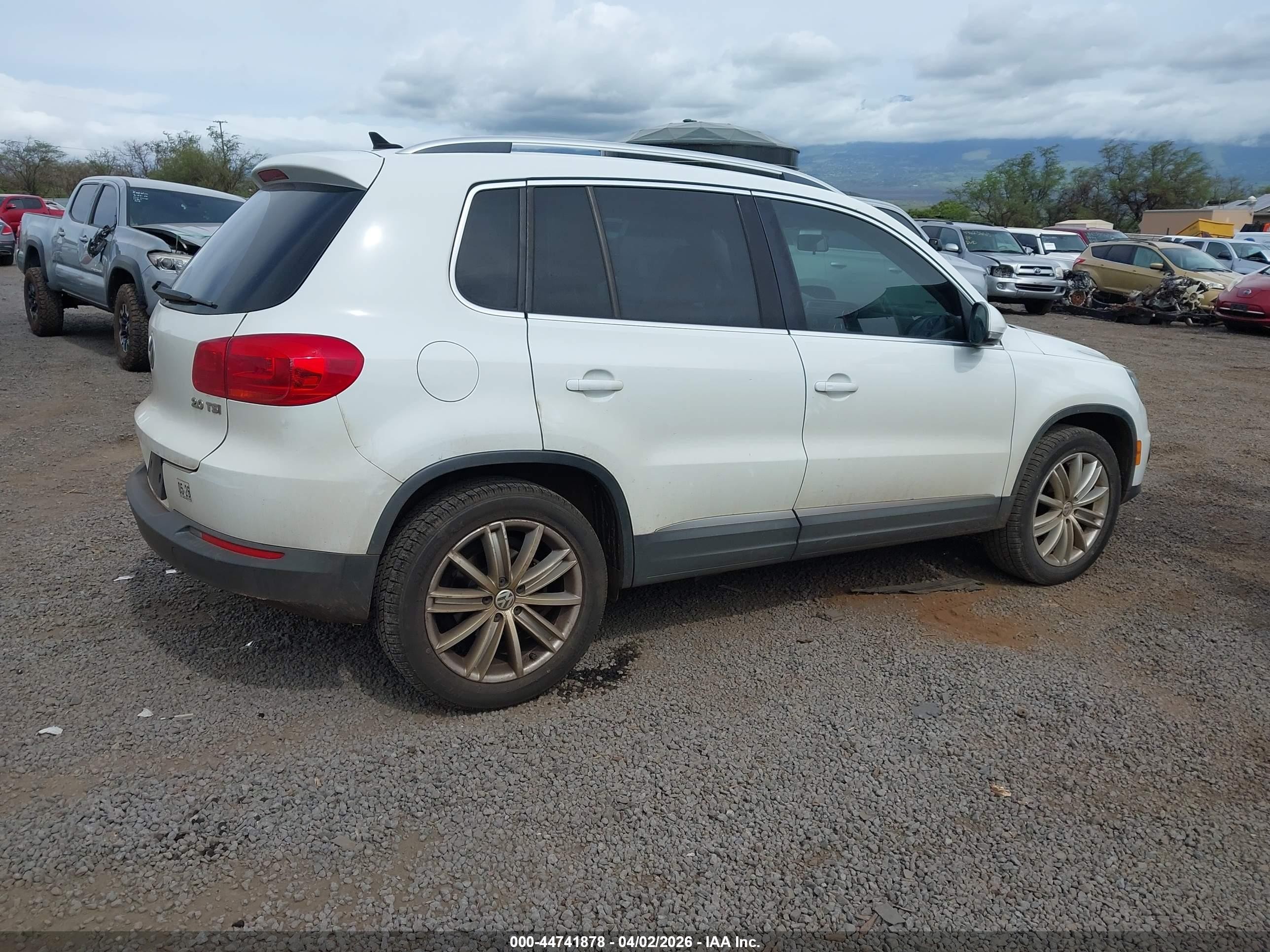 2015 Volkswagen Tiguan Se White vin: WVGAV7AX2FW607352