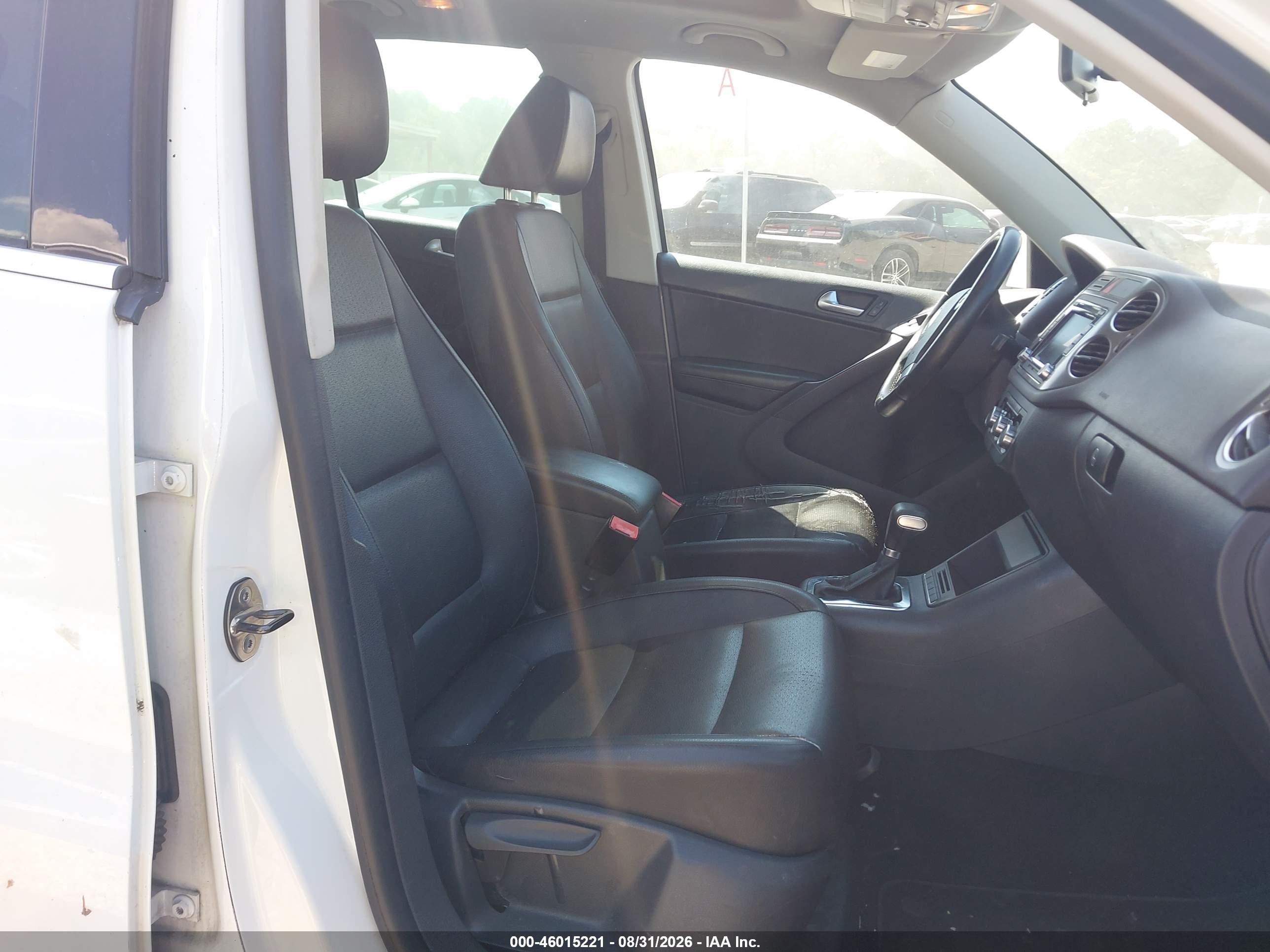 2010 Volkswagen Tiguan Wolfsburg Edition White vin: WVGAV7AX3AW003110