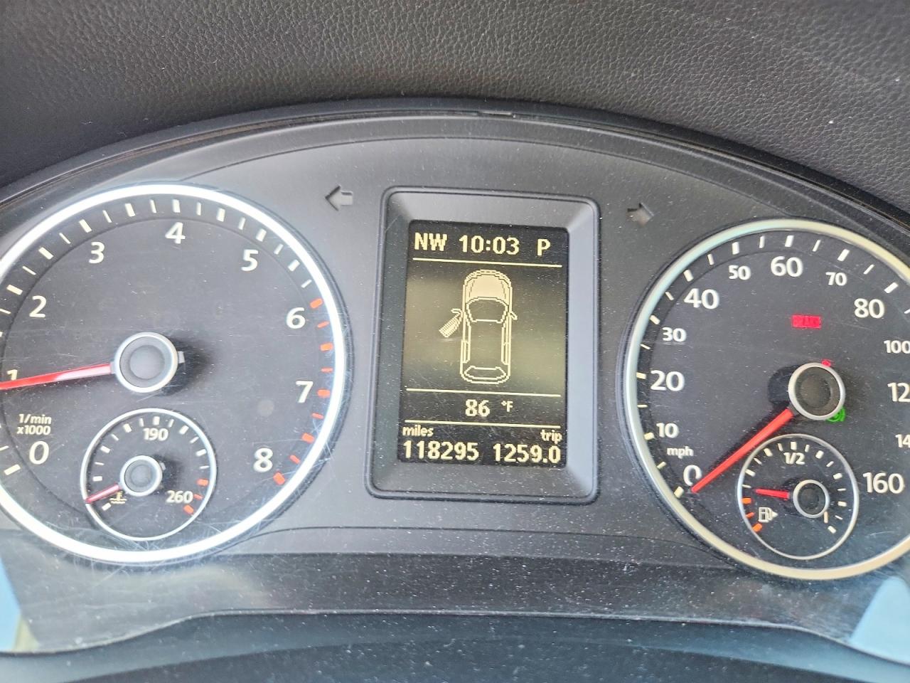 2011 Volkswagen Tiguan S Белый vin: WVGAV7AX3BW521493