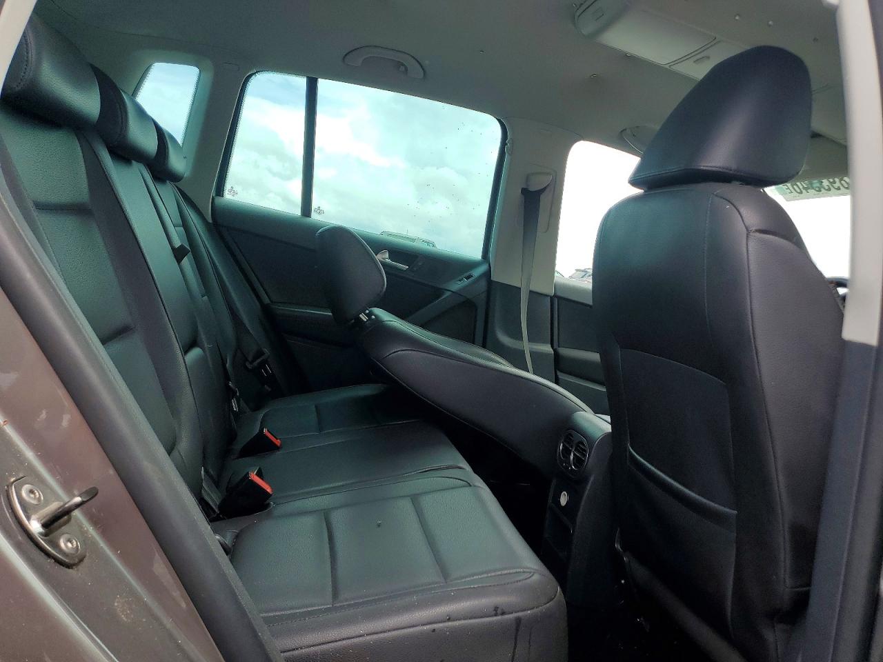 2011 Volkswagen Tiguan S Gray vin: WVGAV7AX3BW525138