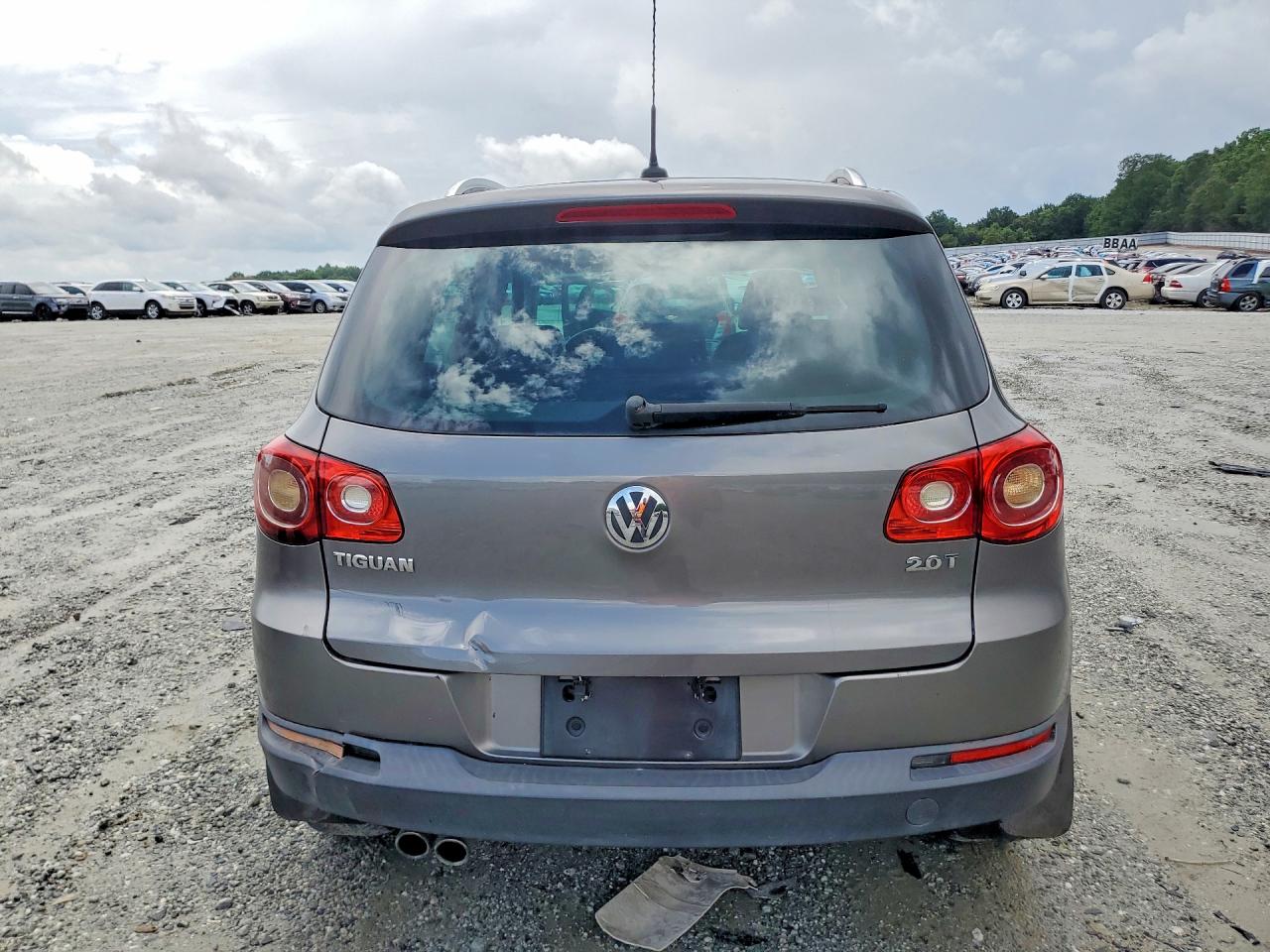 2011 Volkswagen Tiguan S Gray vin: WVGAV7AX3BW525138