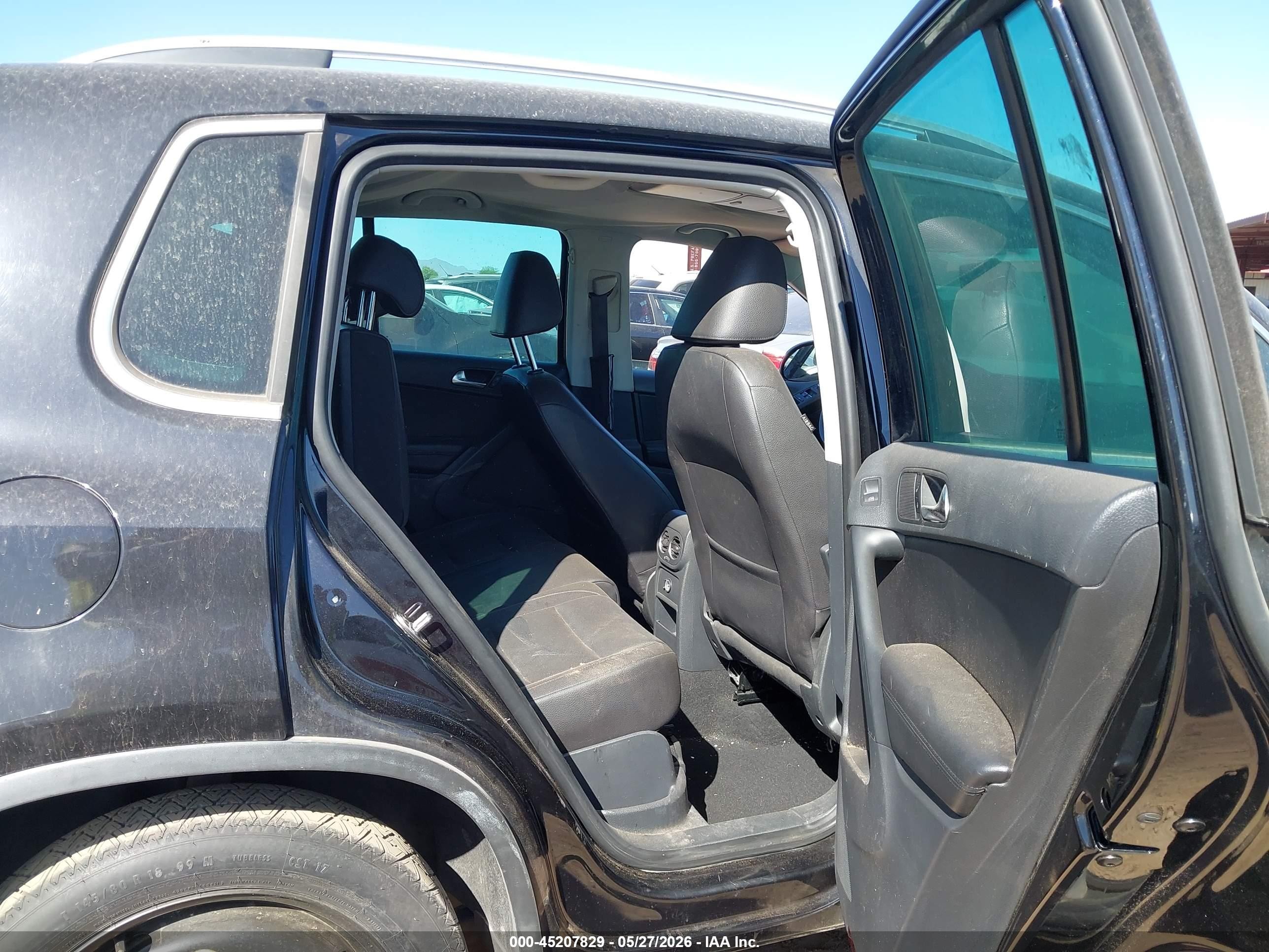 2012 Volkswagen Tiguan Le/s/se/sel Black vin: WVGAV7AX3CW514514