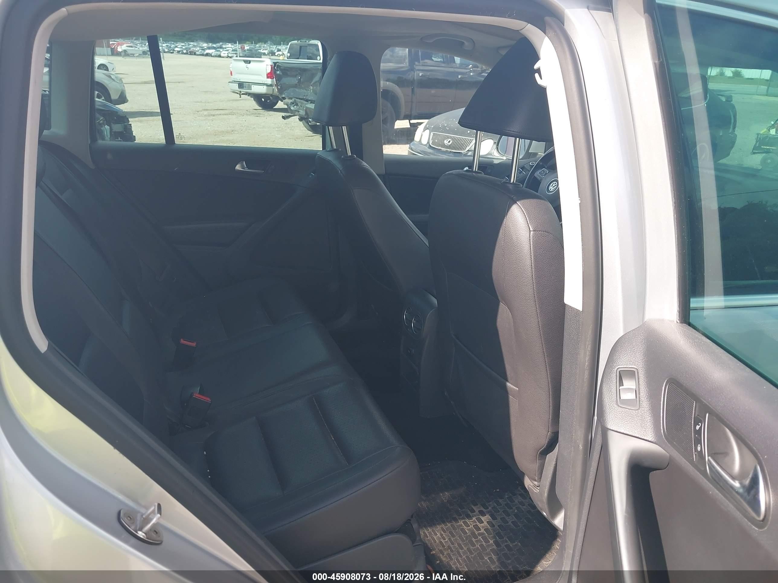 2012 Volkswagen Tiguan Se Red vin: WVGAV7AX3CW520376
