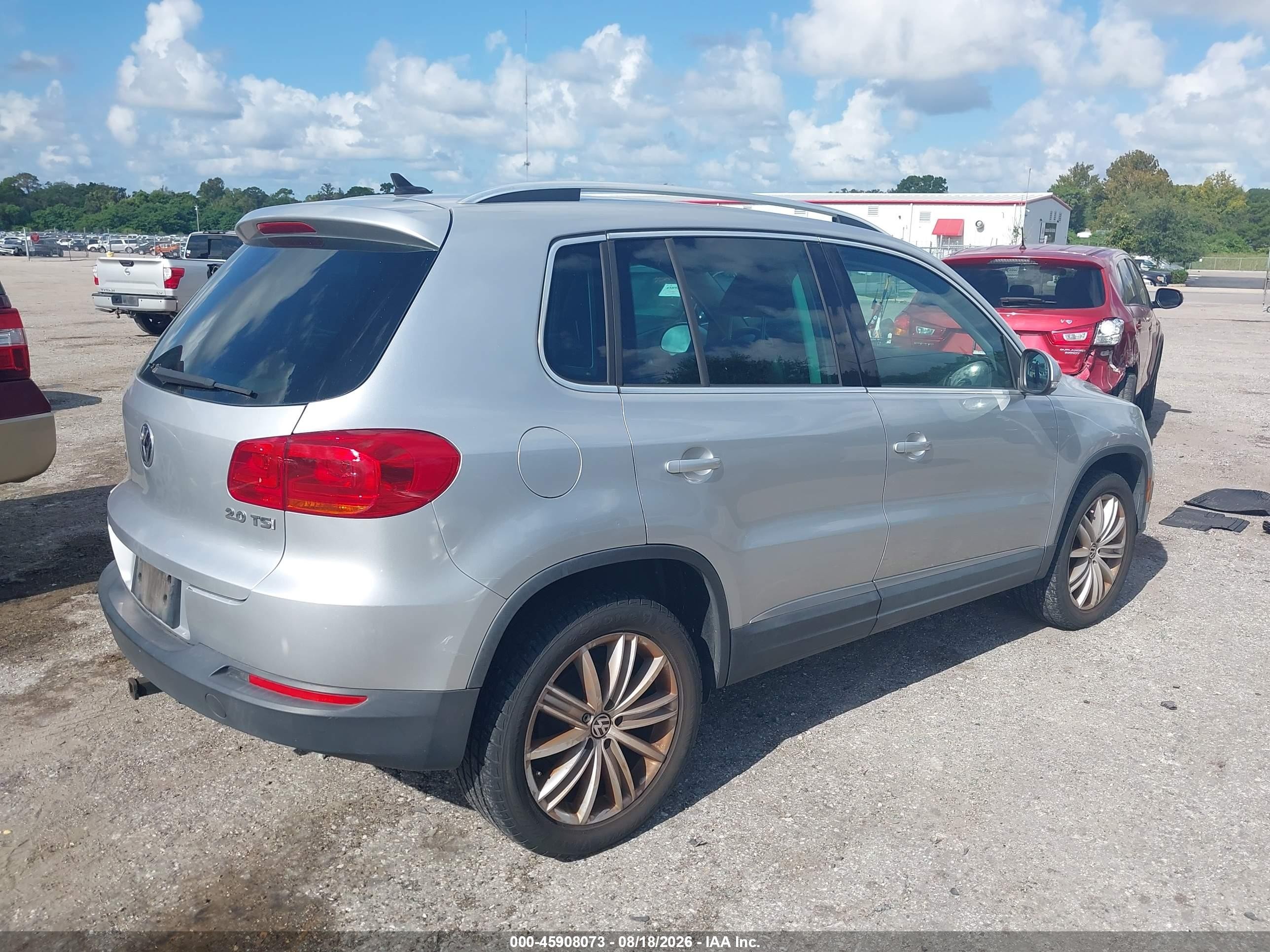 2012 Volkswagen Tiguan Se Red vin: WVGAV7AX3CW520376