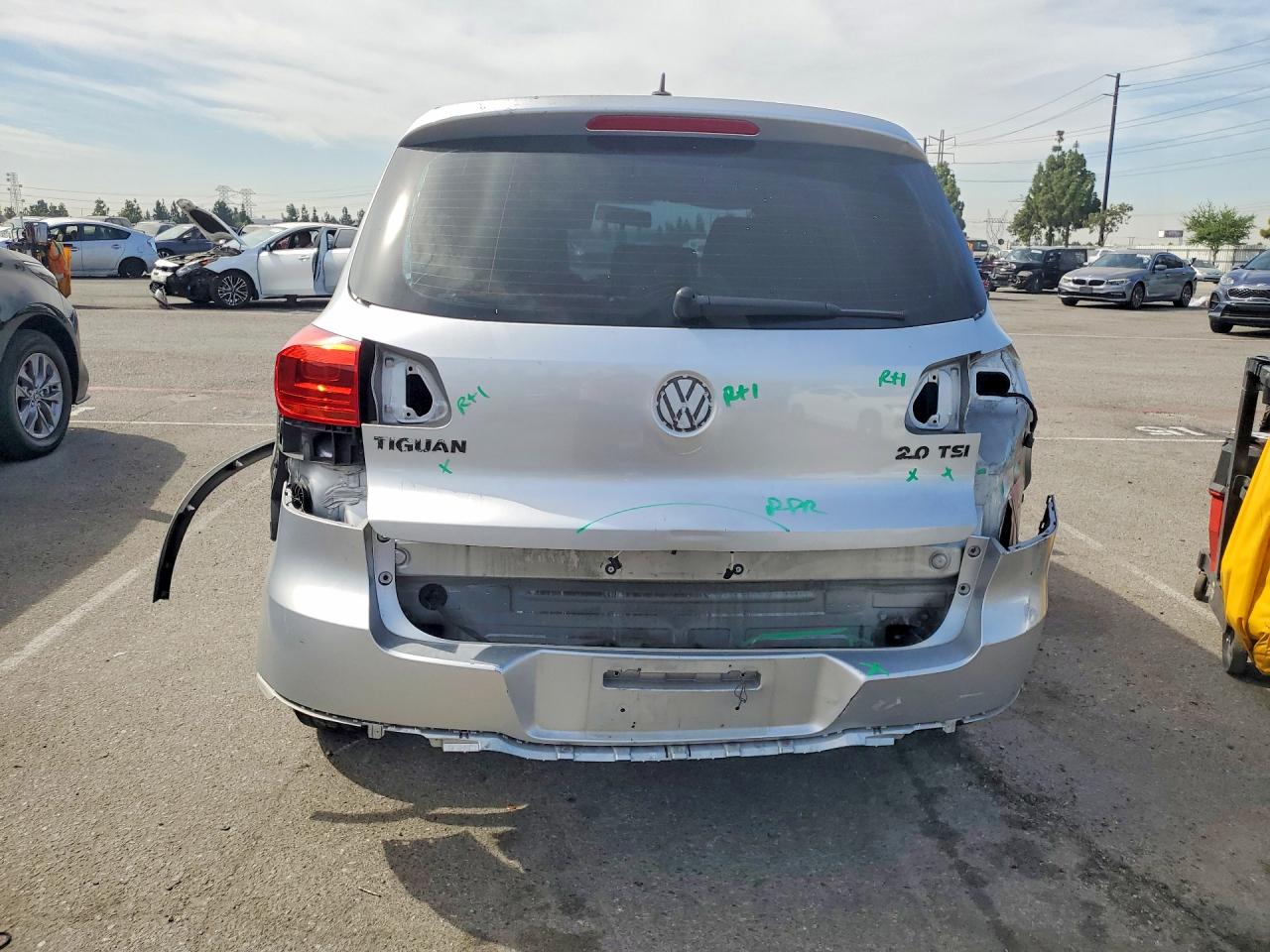 2012 Volkswagen Tiguan S Silver vin: WVGAV7AX3CW523469