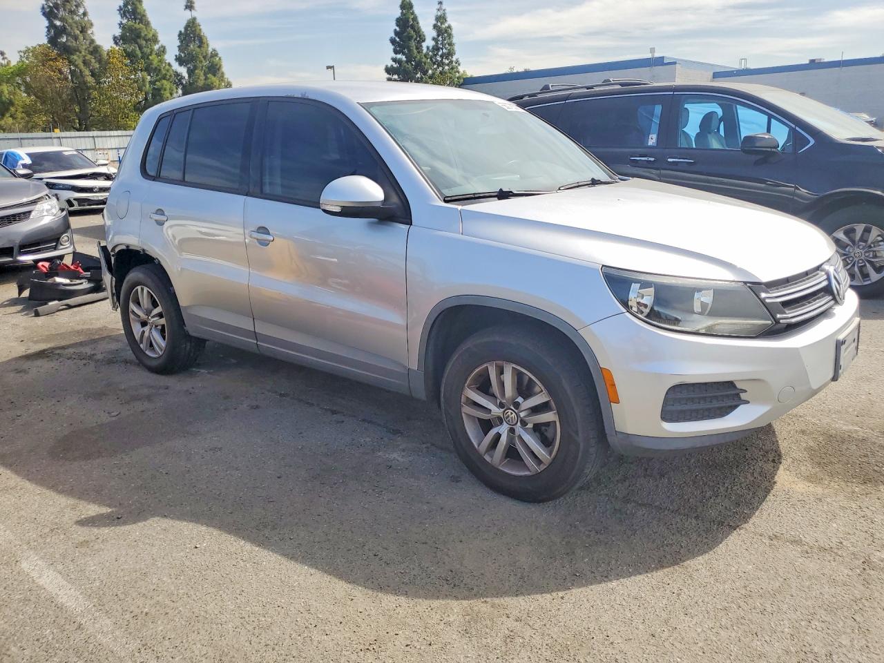 2012 Volkswagen Tiguan S Silver vin: WVGAV7AX3CW523469