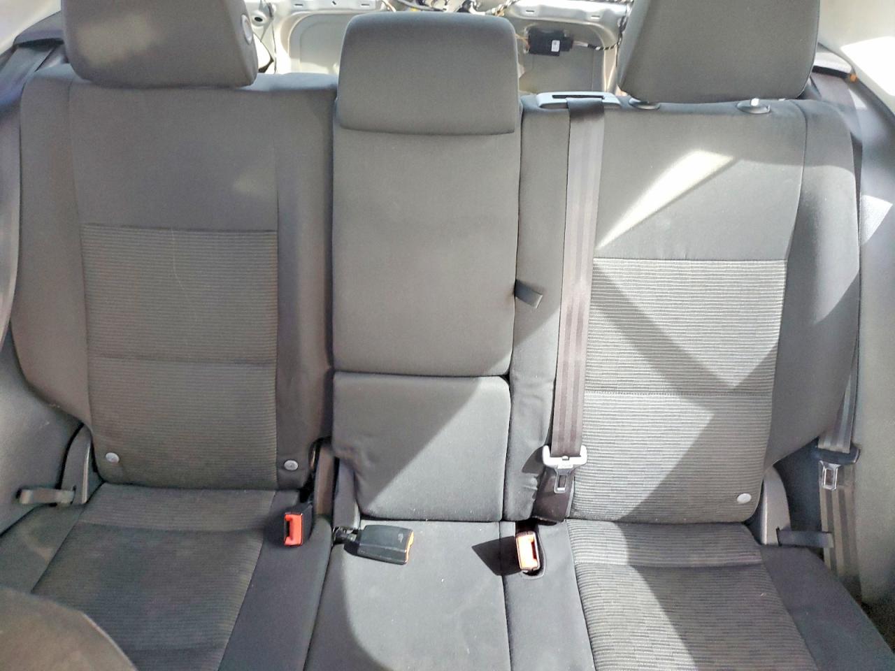2012 Volkswagen Tiguan S Silver vin: WVGAV7AX3CW523469