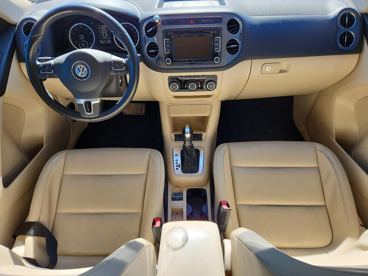2012 Volkswagen Tiguan S Silver vin: WVGAV7AX3CW555550