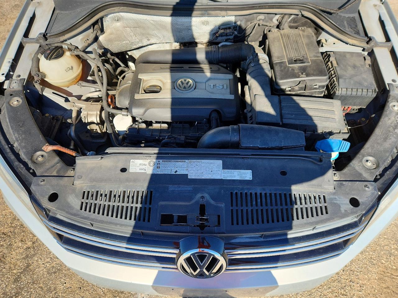 2012 Volkswagen Tiguan S Silver vin: WVGAV7AX3CW555550