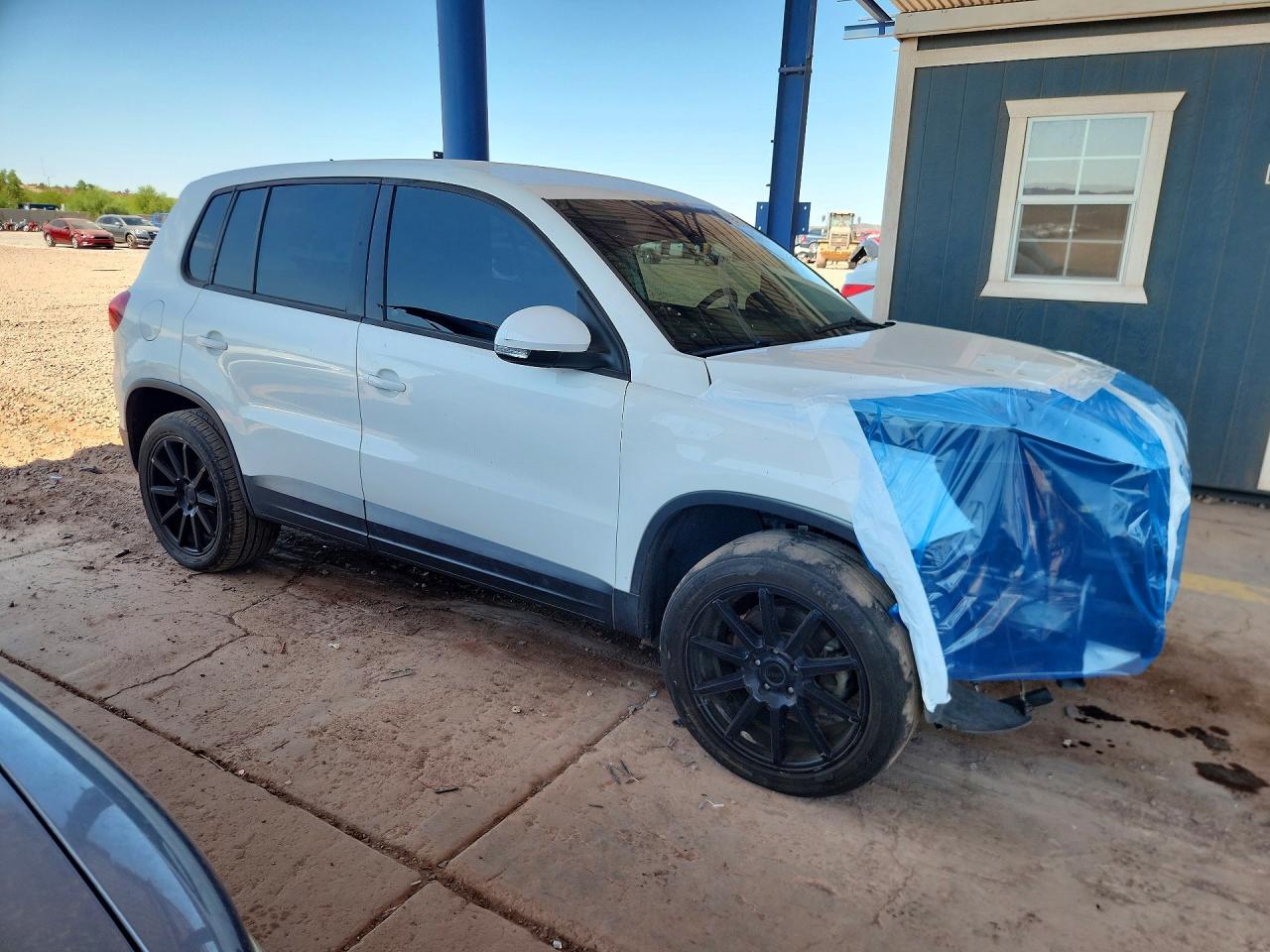 2012 Volkswagen Tiguan S White vin: WVGAV7AX3CW557637