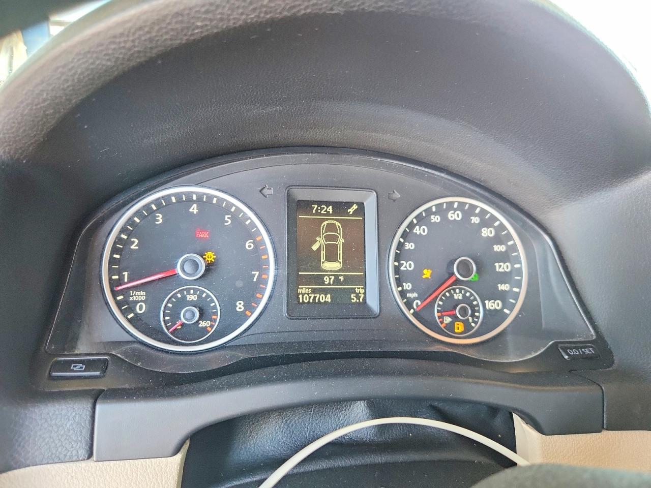 2012 Volkswagen Tiguan S White vin: WVGAV7AX3CW557637