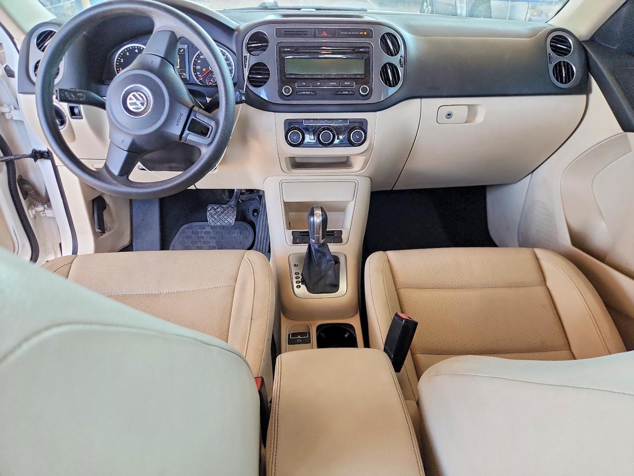 2012 Volkswagen Tiguan S White vin: WVGAV7AX3CW557637