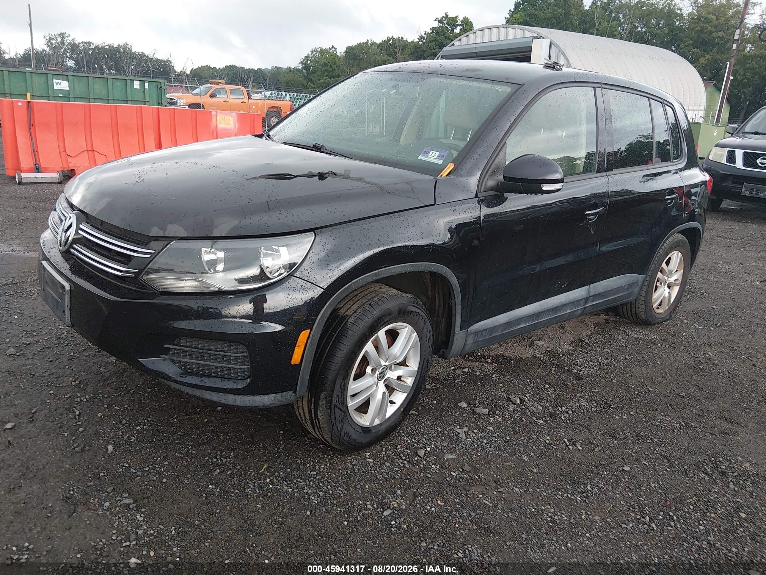 2012 Volkswagen Tiguan Le Black vin: WVGAV7AX3CW568640