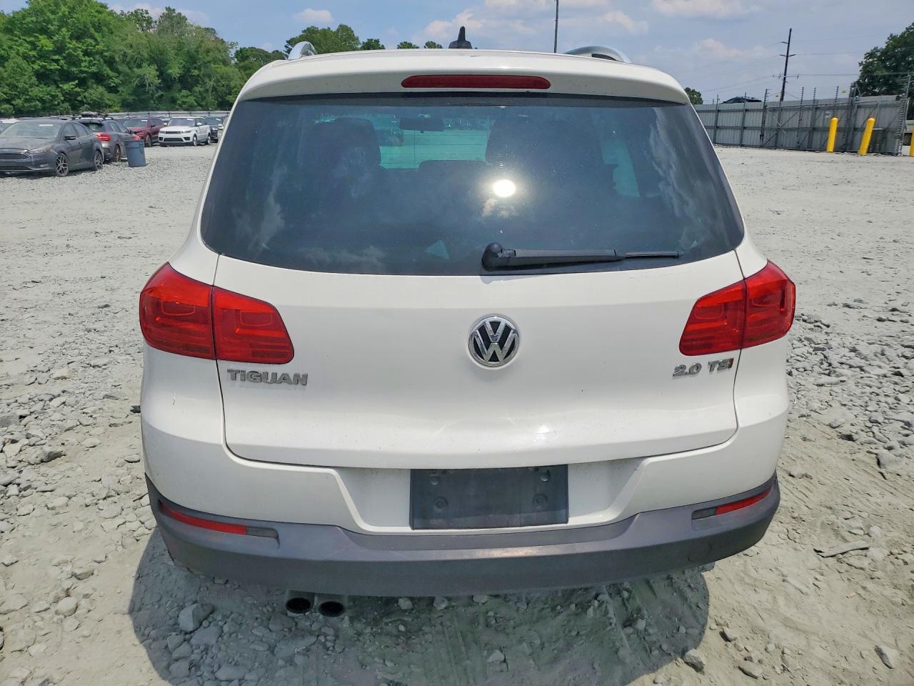 2012 Volkswagen Tiguan S White vin: WVGAV7AX3CW598110