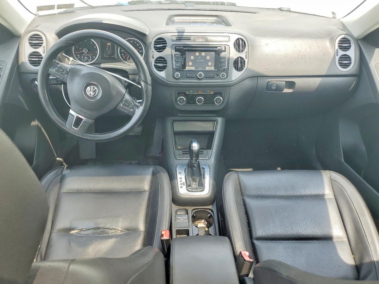 2012 Volkswagen Tiguan S White vin: WVGAV7AX3CW598110
