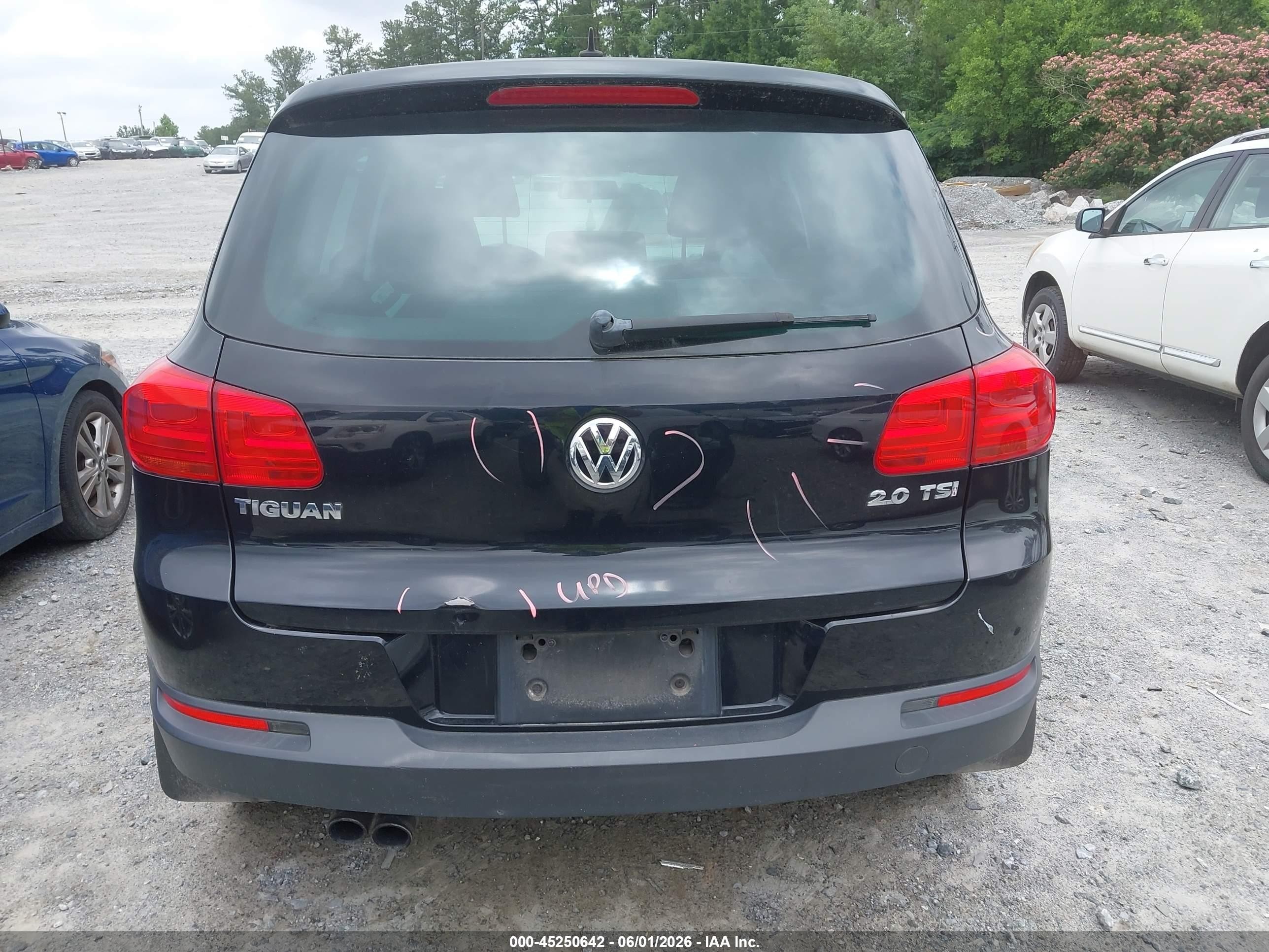 2012 Volkswagen Tiguan S Черный vin: WVGAV7AX3CW605914