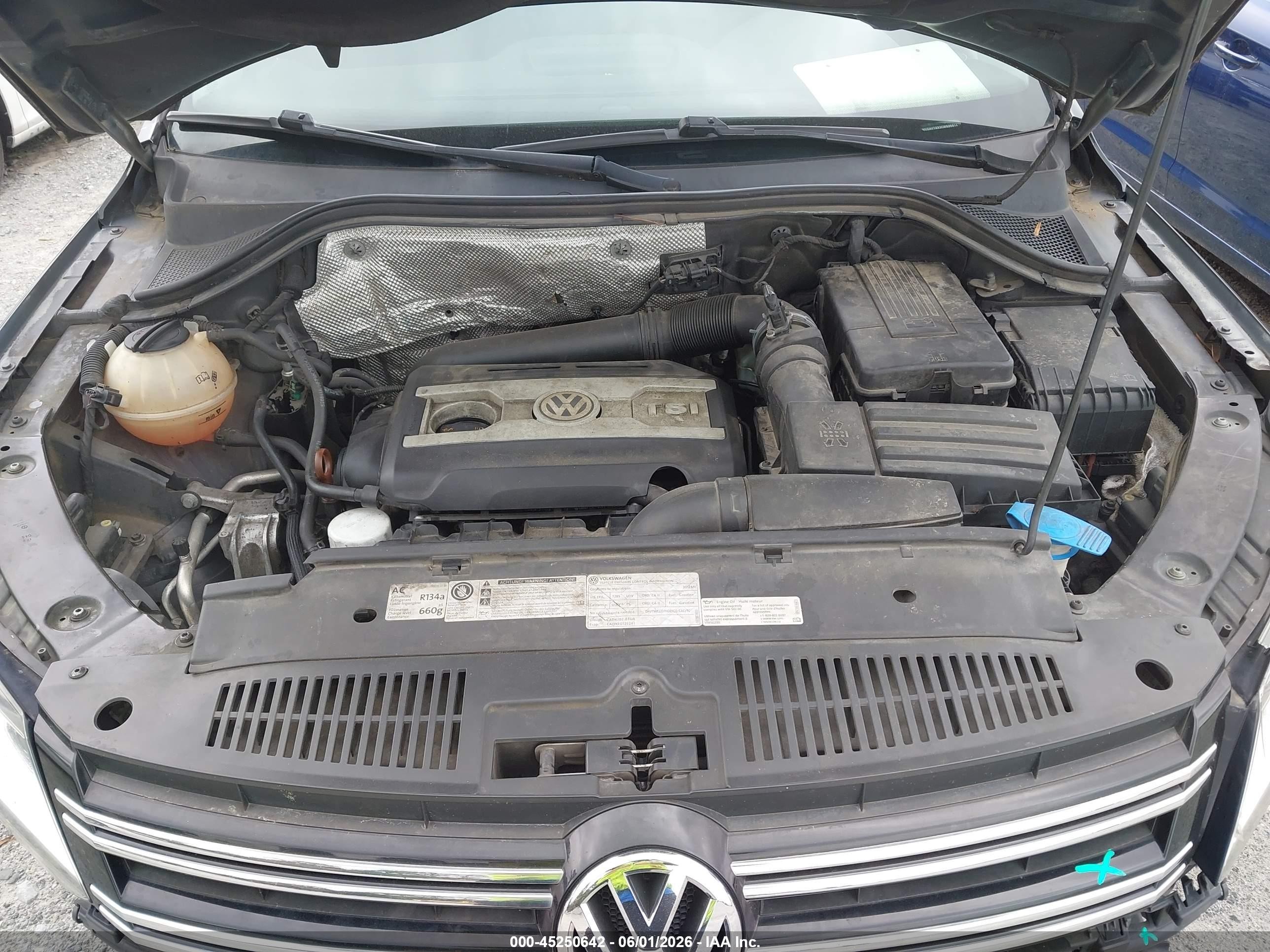 2012 Volkswagen Tiguan S Черный vin: WVGAV7AX3CW605914