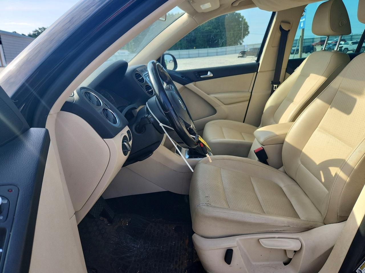 2012 Volkswagen Tiguan S Black vin: WVGAV7AX3CW611230