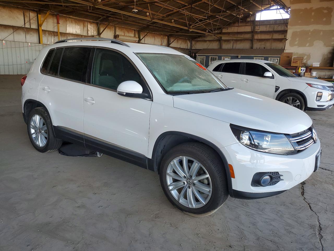 2013 Volkswagen Tiguan S Белый vin: WVGAV7AX3DW521660