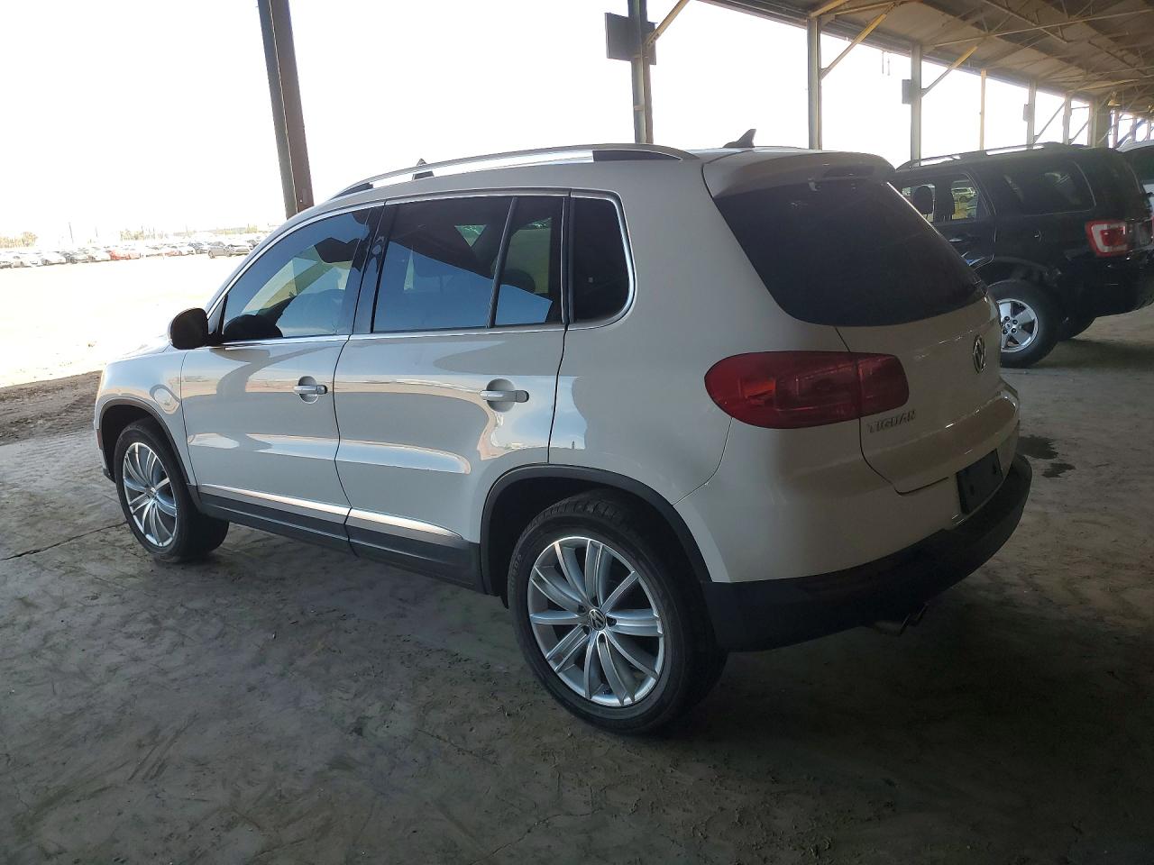 2013 Volkswagen Tiguan S Белый vin: WVGAV7AX3DW521660