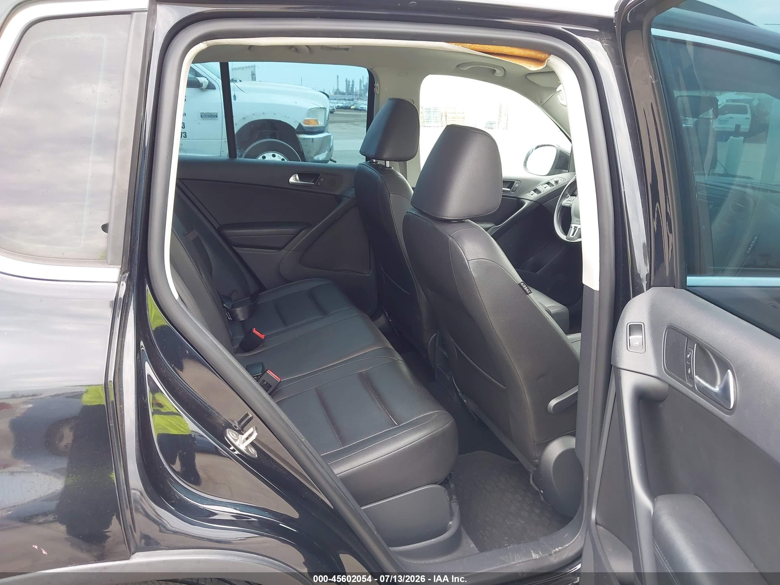 2013 Volkswagen Tiguan Se Black vin: WVGAV7AX3DW537177