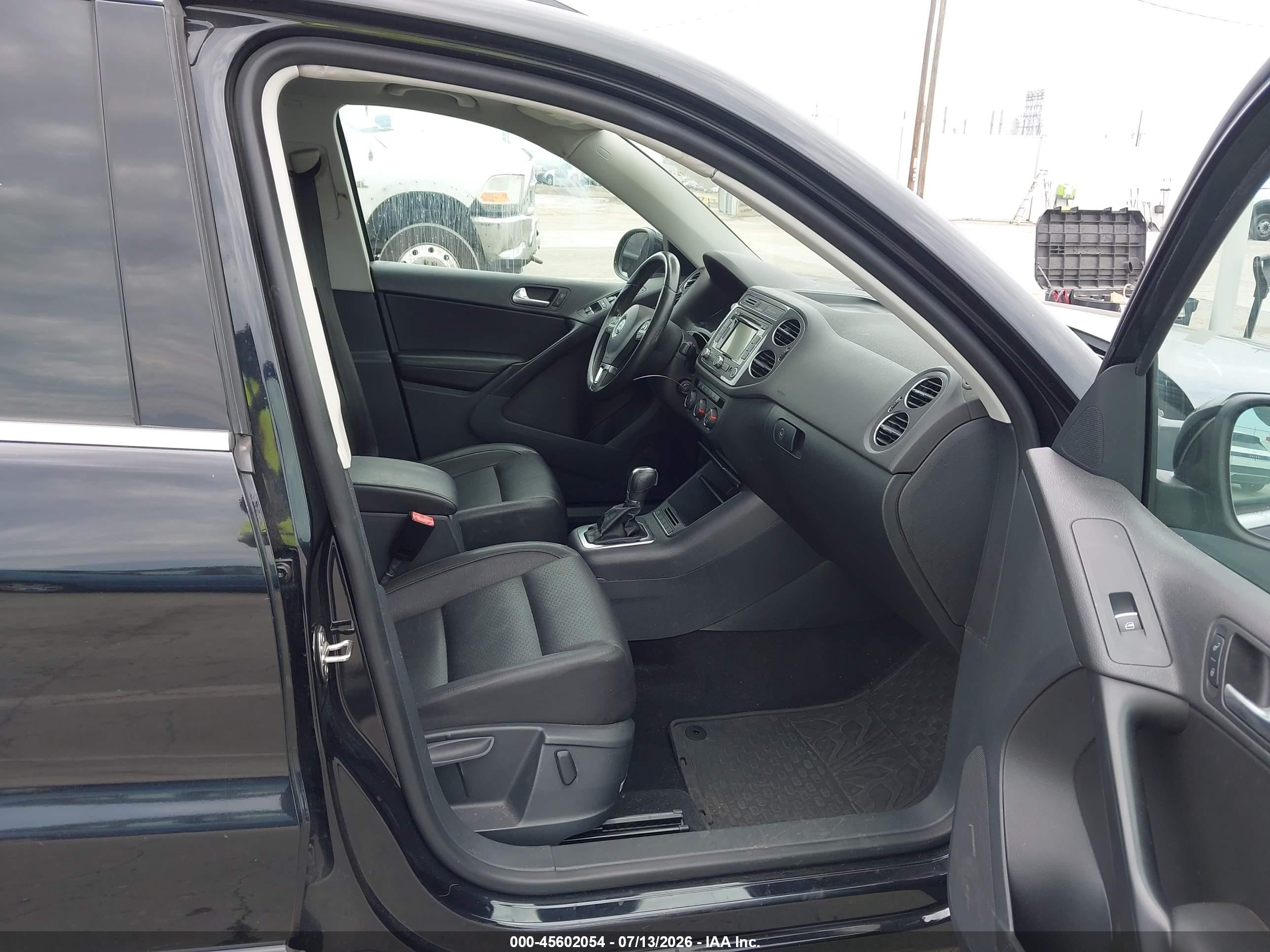 2013 Volkswagen Tiguan Se Black vin: WVGAV7AX3DW537177
