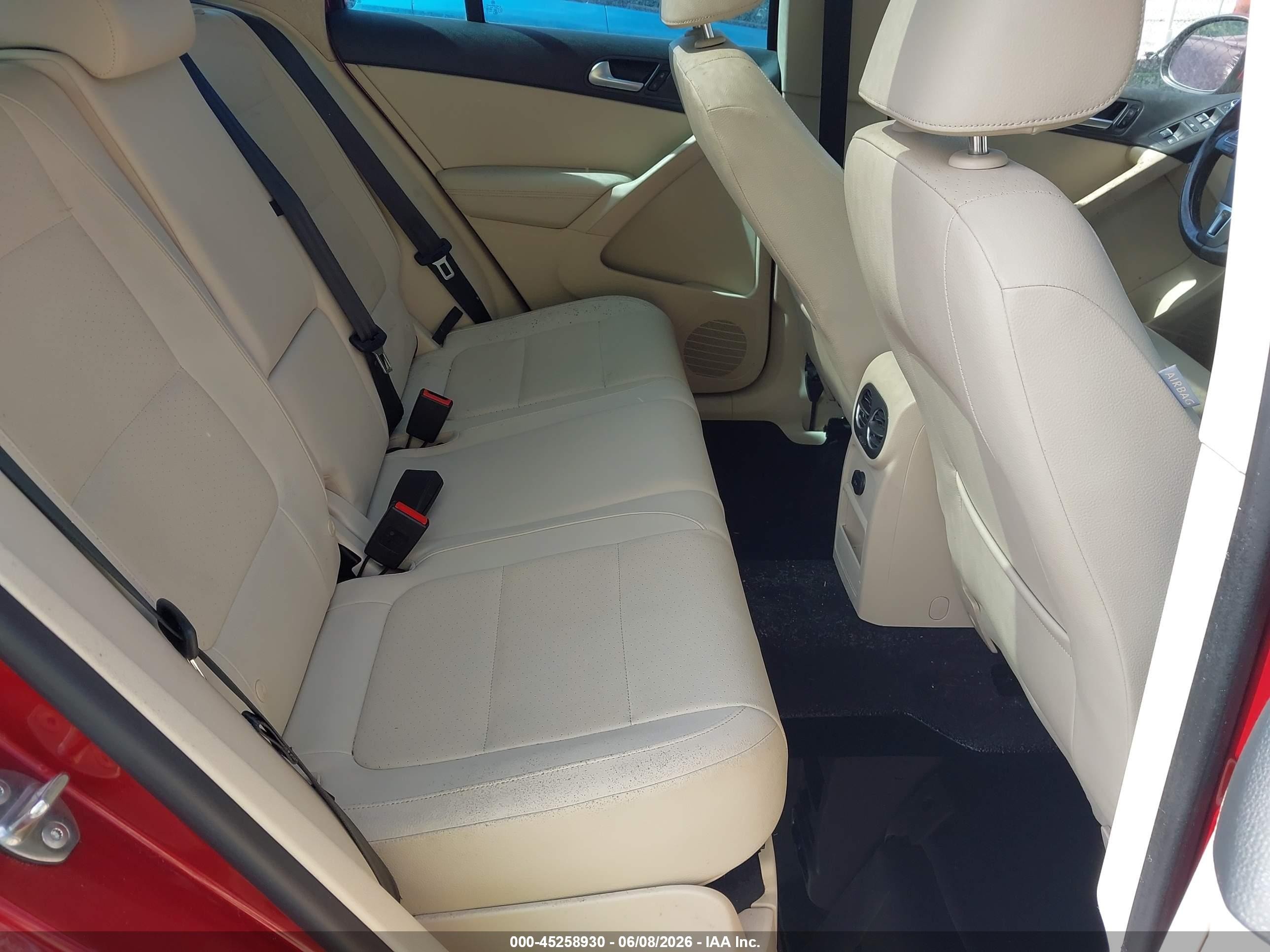 2015 Volkswagen Tiguan Se Red vin: WVGAV7AX3FW099666