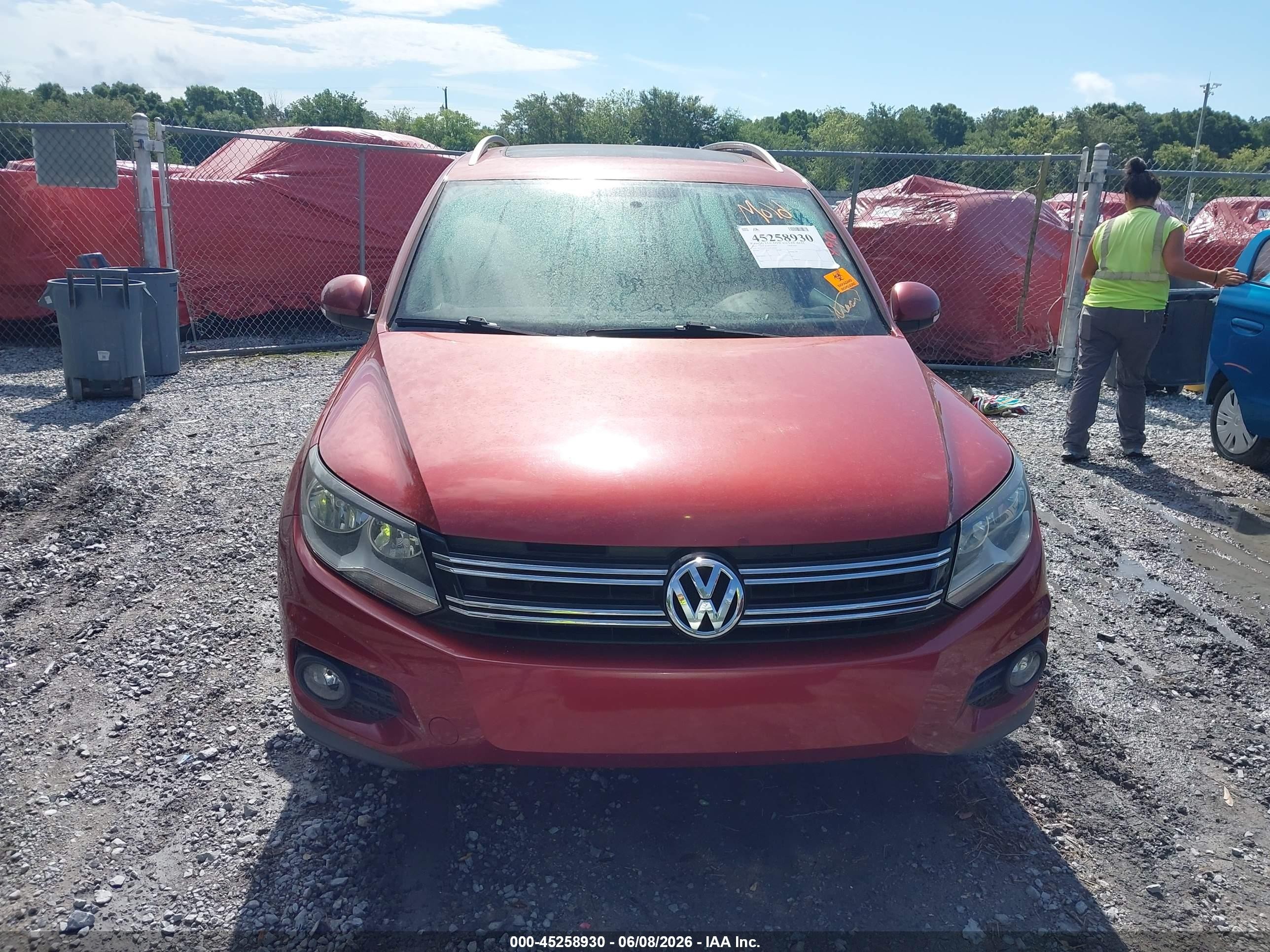 2015 Volkswagen Tiguan Se Red vin: WVGAV7AX3FW099666