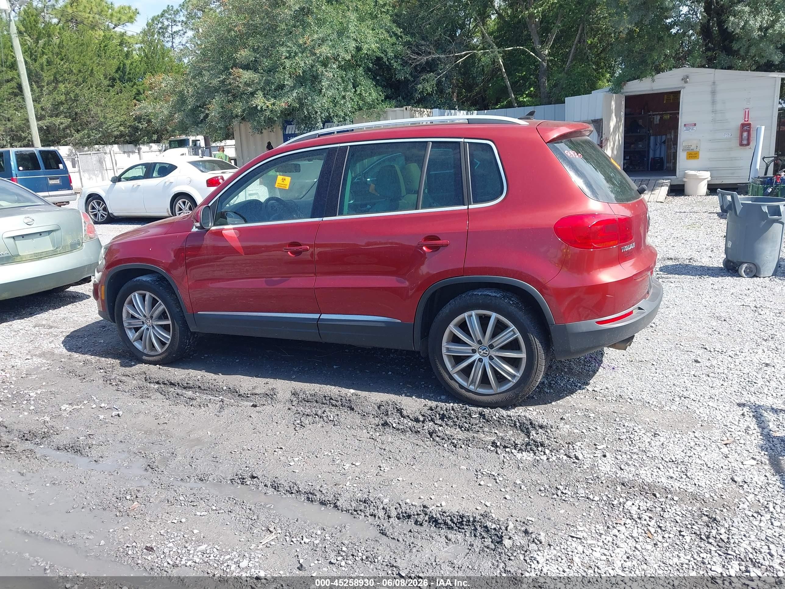 2015 Volkswagen Tiguan Se Red vin: WVGAV7AX3FW099666