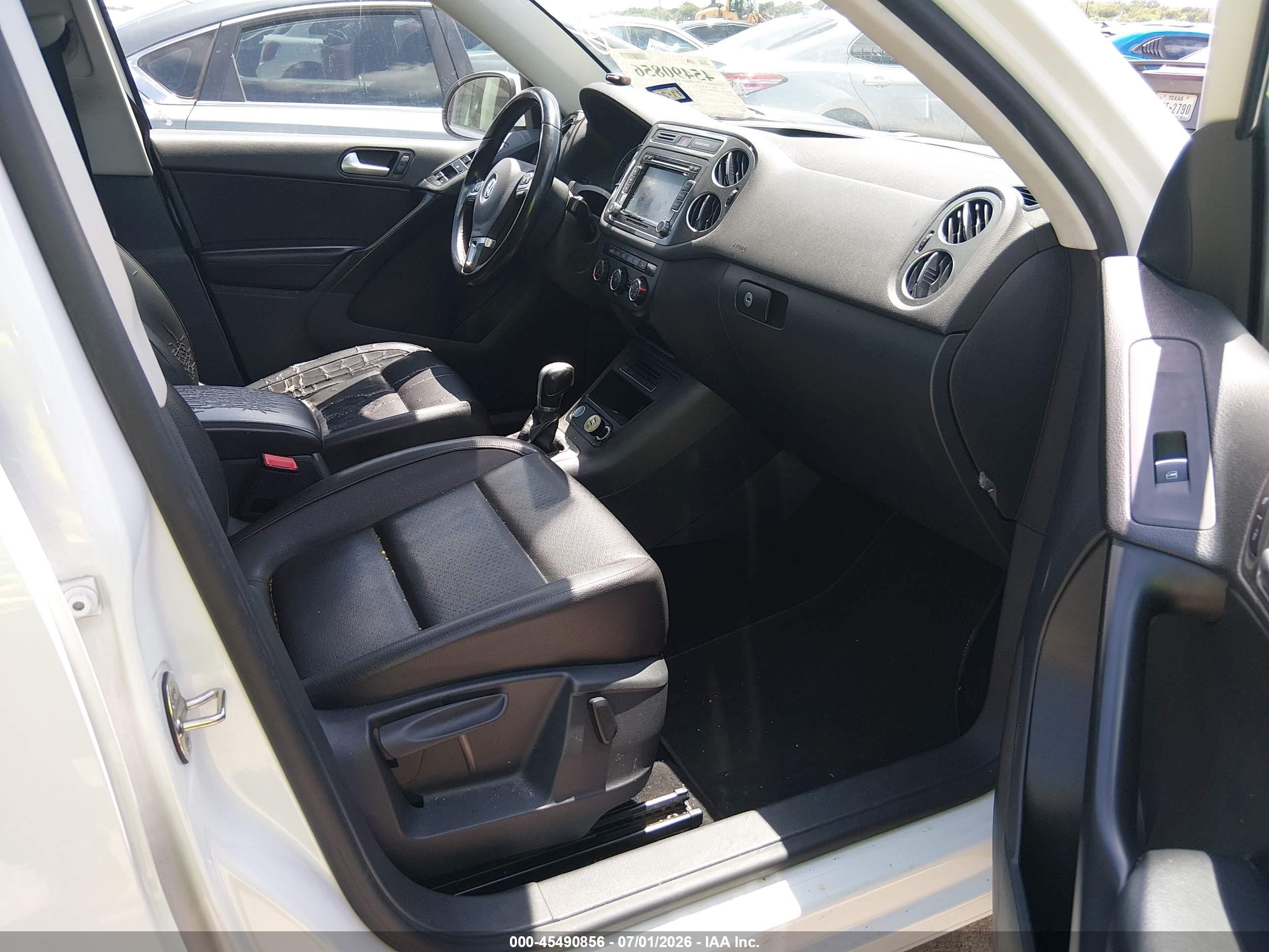 2015 Volkswagen Tiguan Se White vin: WVGAV7AX3FW505042