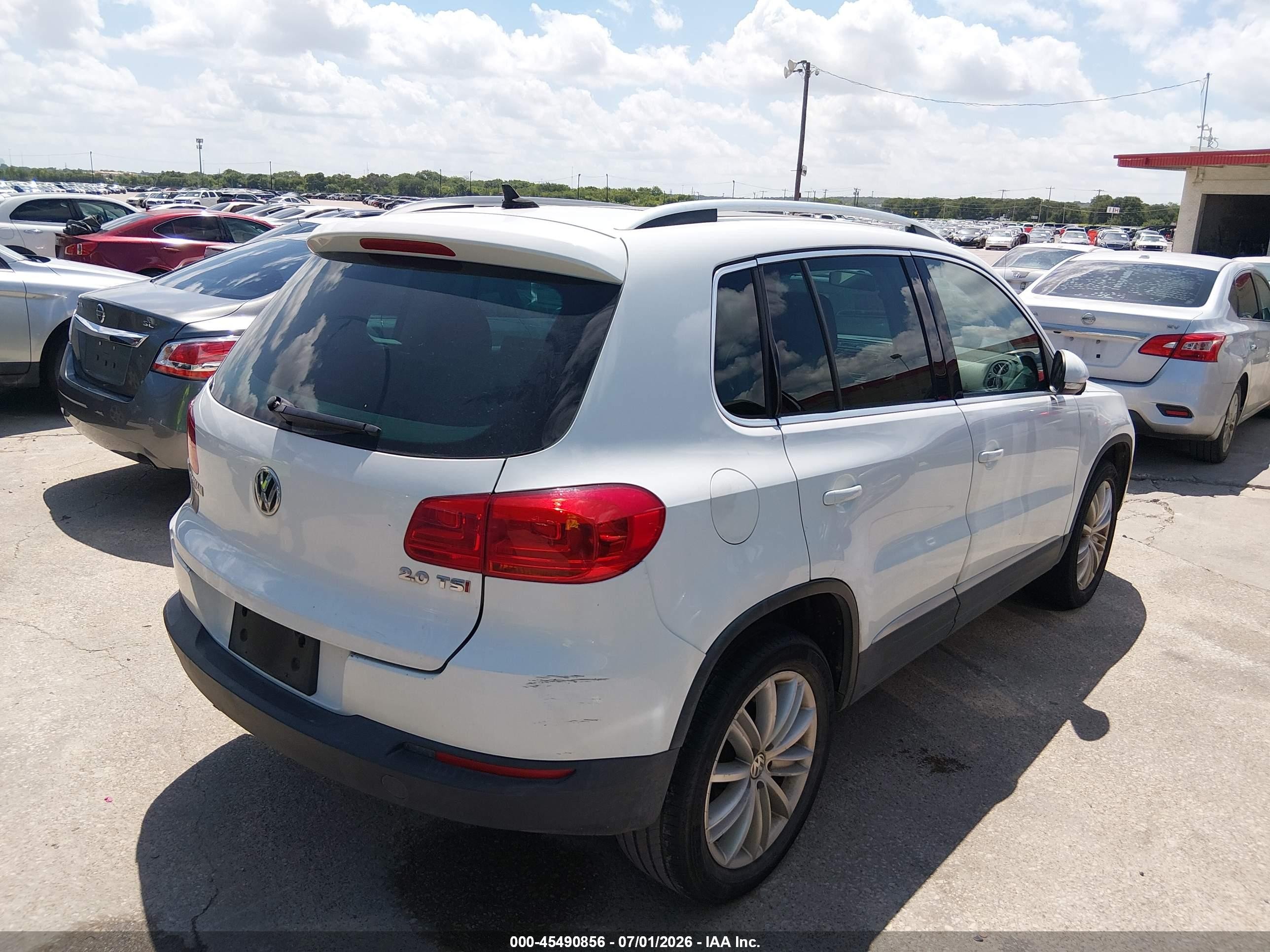 2015 Volkswagen Tiguan Se White vin: WVGAV7AX3FW505042