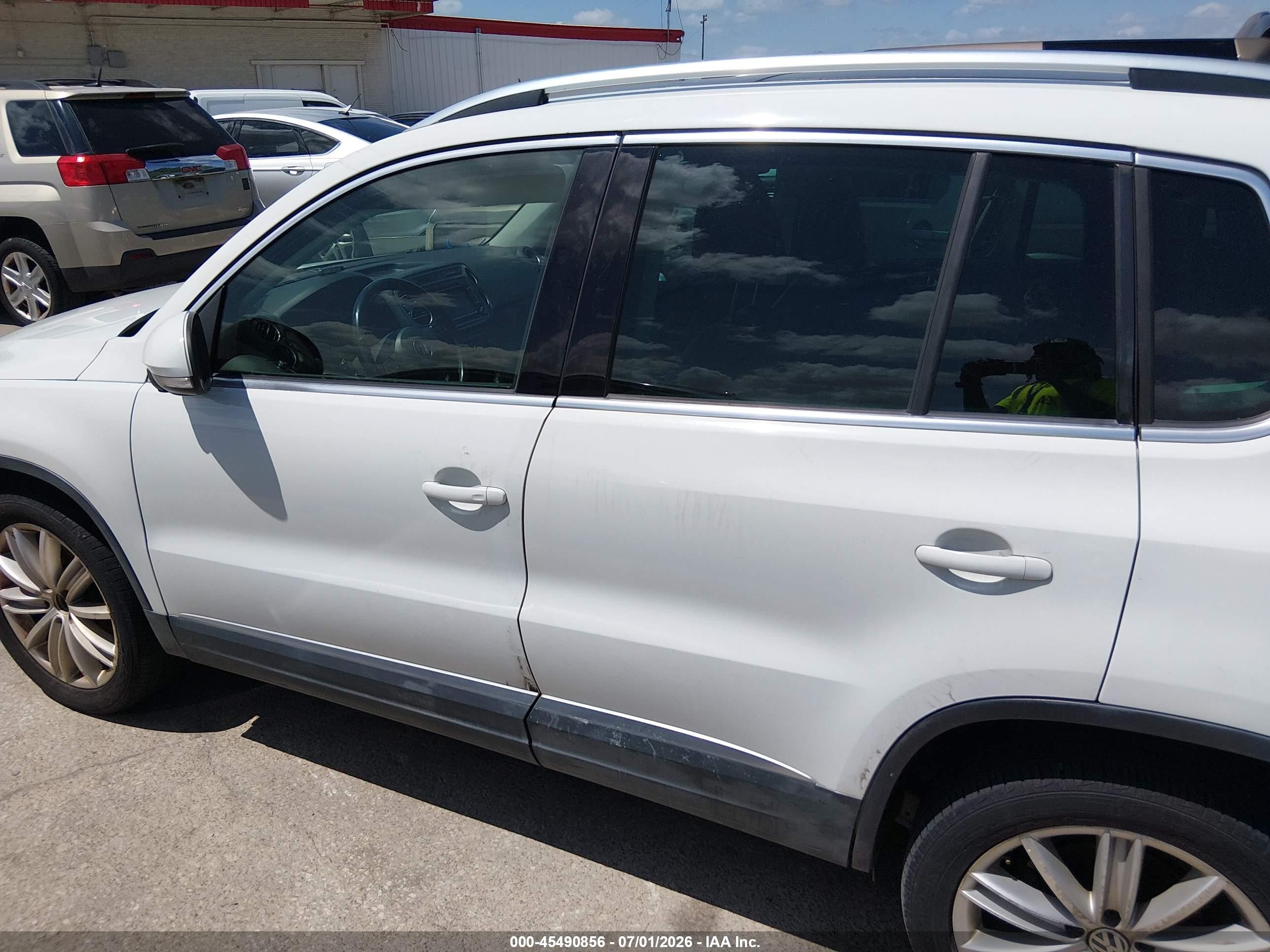 2015 Volkswagen Tiguan Se White vin: WVGAV7AX3FW505042