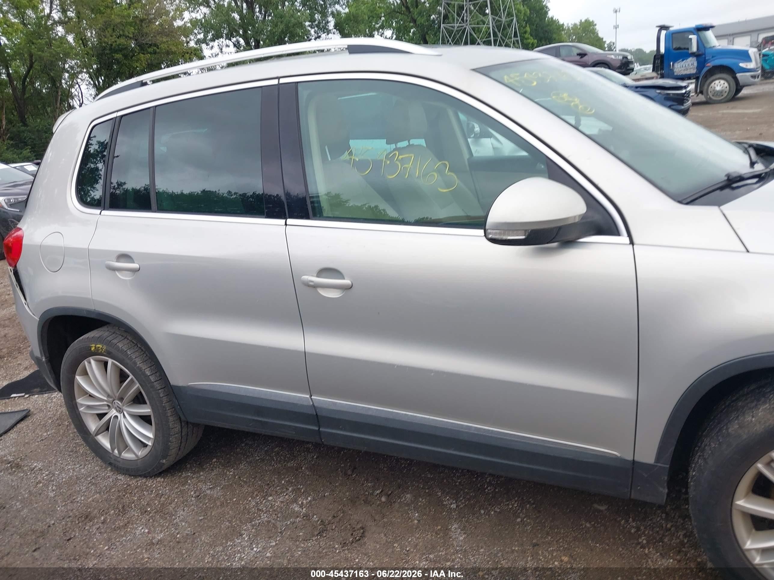 2015 Volkswagen Tiguan Se Champagne vin: WVGAV7AX3FW510645