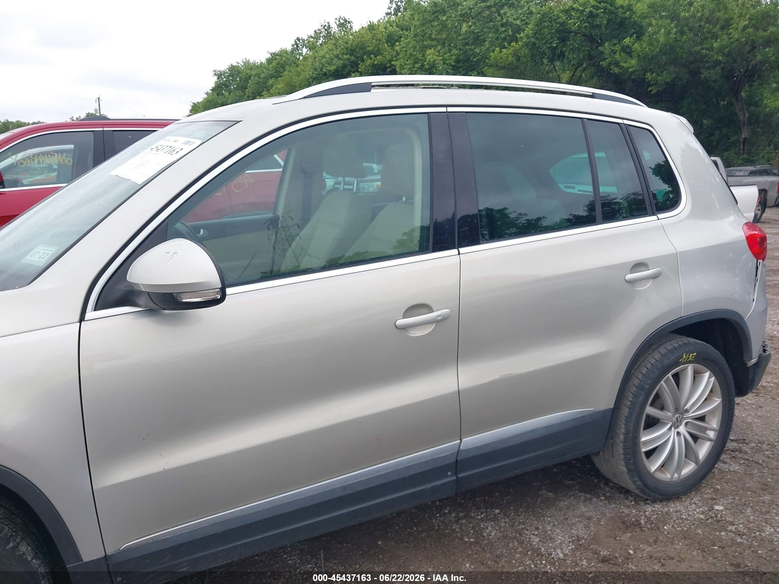 2015 Volkswagen Tiguan Se Champagne vin: WVGAV7AX3FW510645
