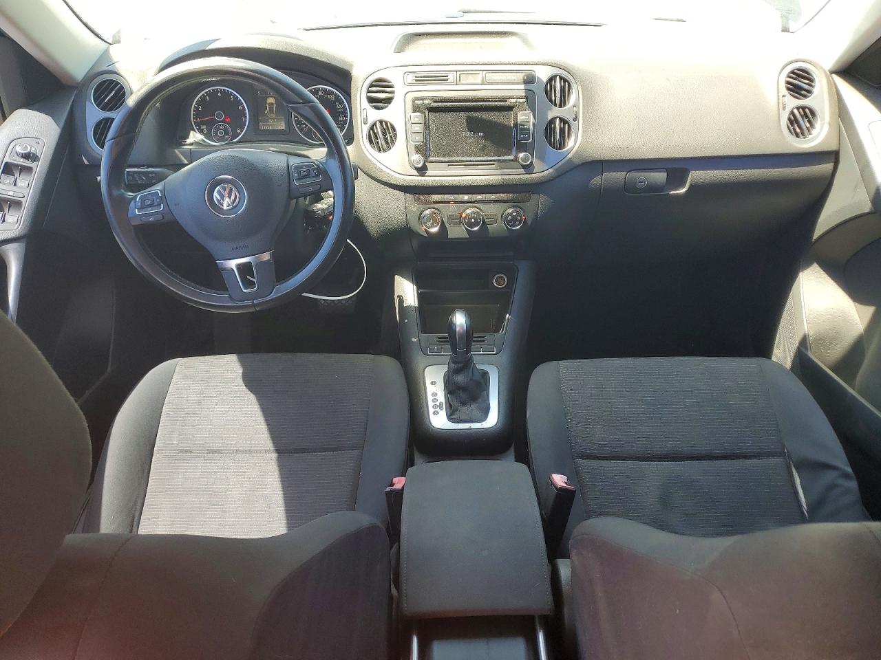 2015 Volkswagen Tiguan S Blue vin: WVGAV7AX3FW510743