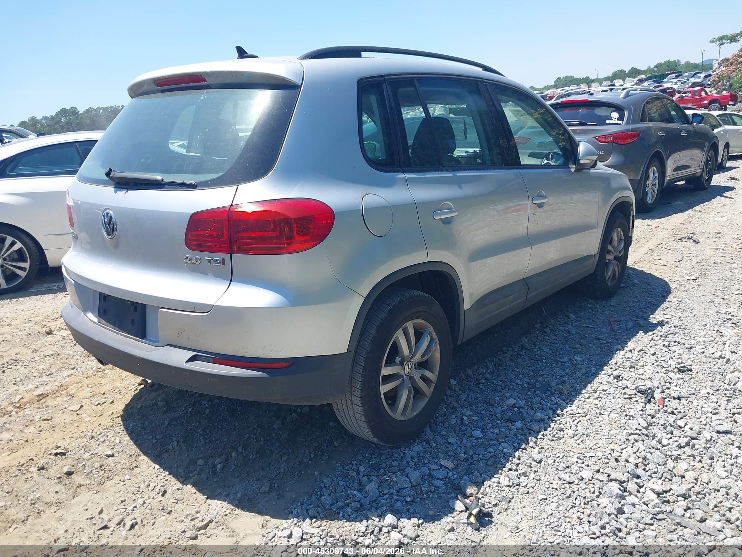 2015 Volkswagen Tiguan S Silver vin: WVGAV7AX3FW524187