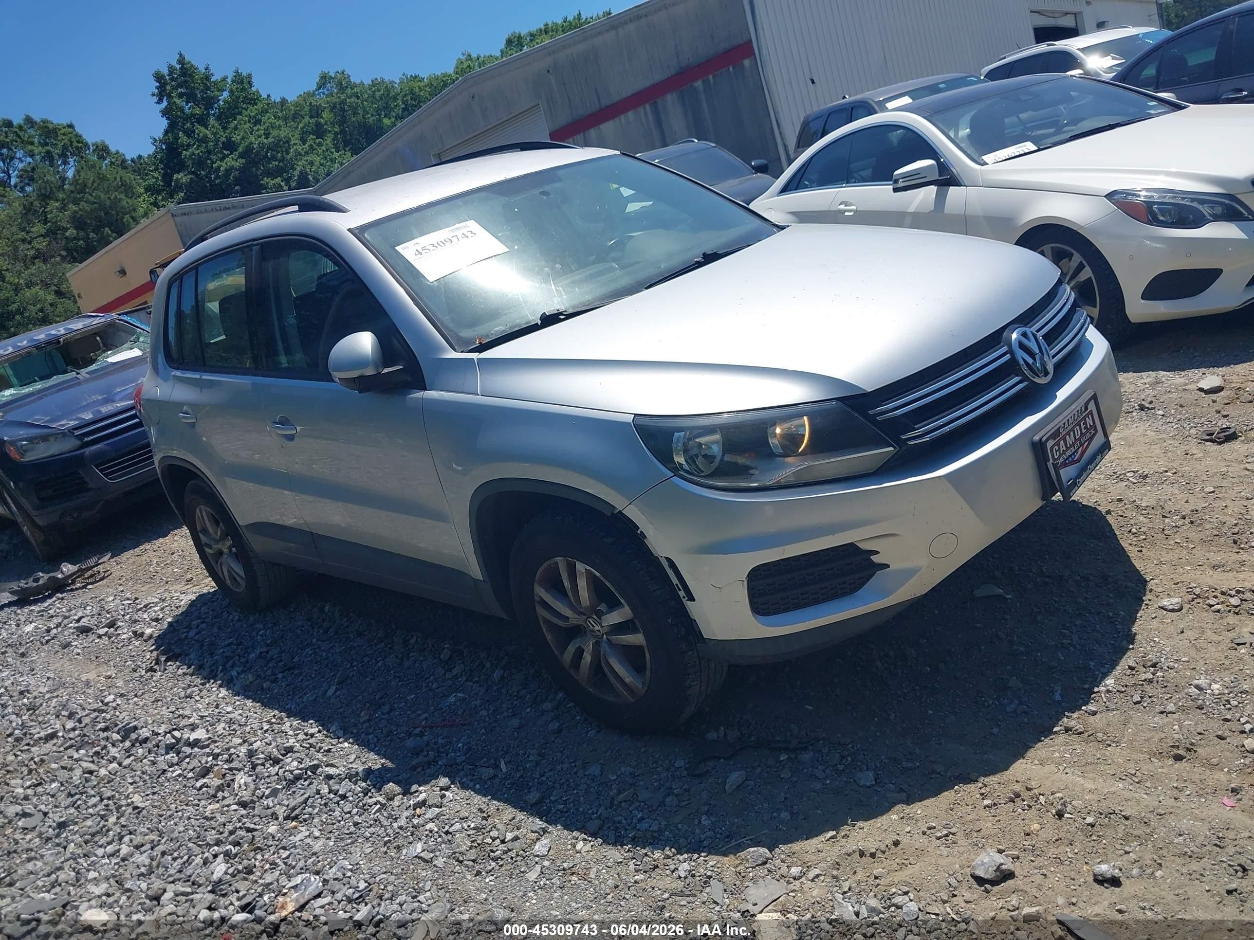 2015 Volkswagen Tiguan S Silver vin: WVGAV7AX3FW524187